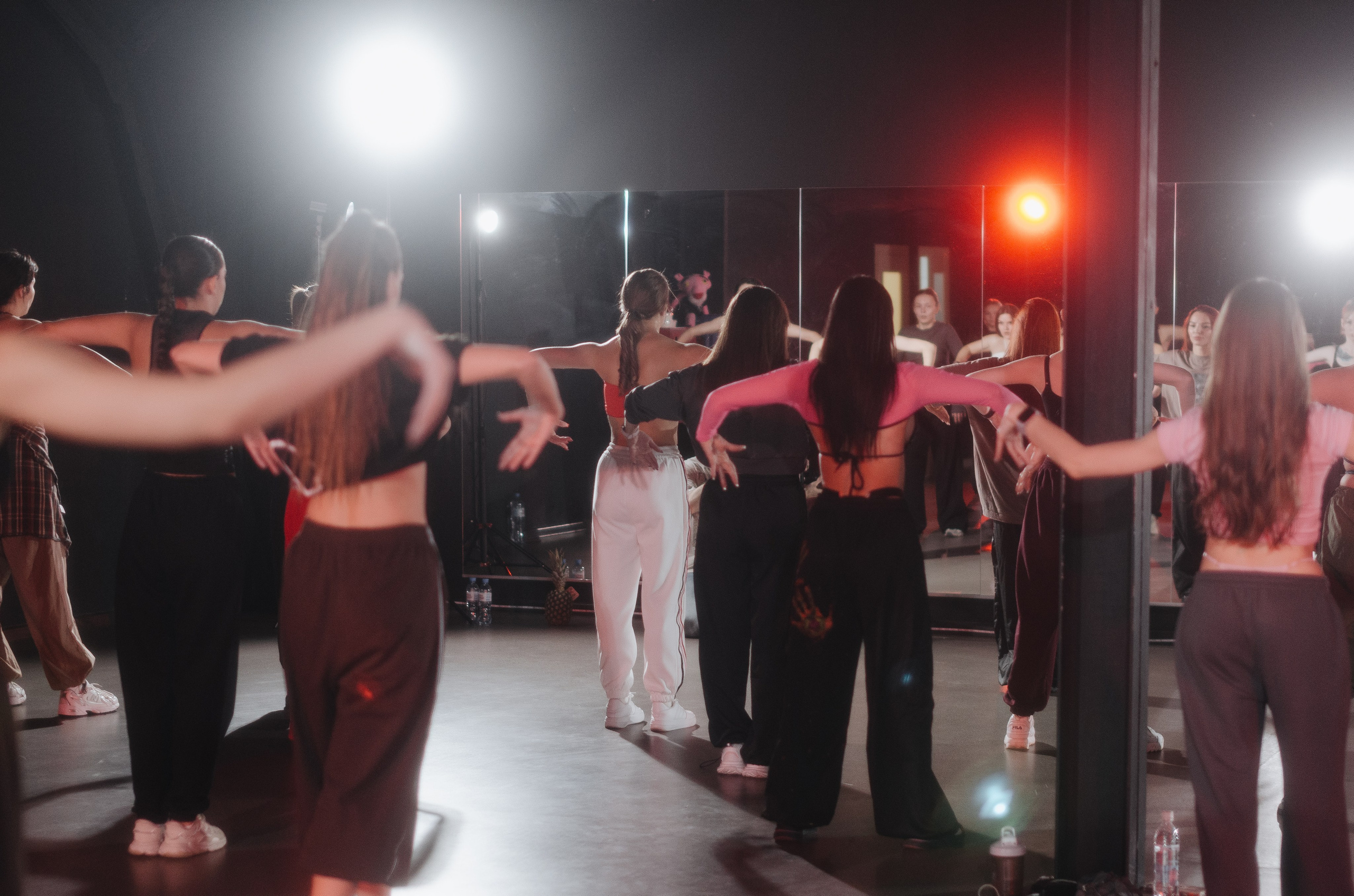 Мастер-классы по High Heels/Girly hip-hop от Оксаны ATTA. Денисова Аля — фотограф для парных съемок и индивидуальных историй в Барнауле