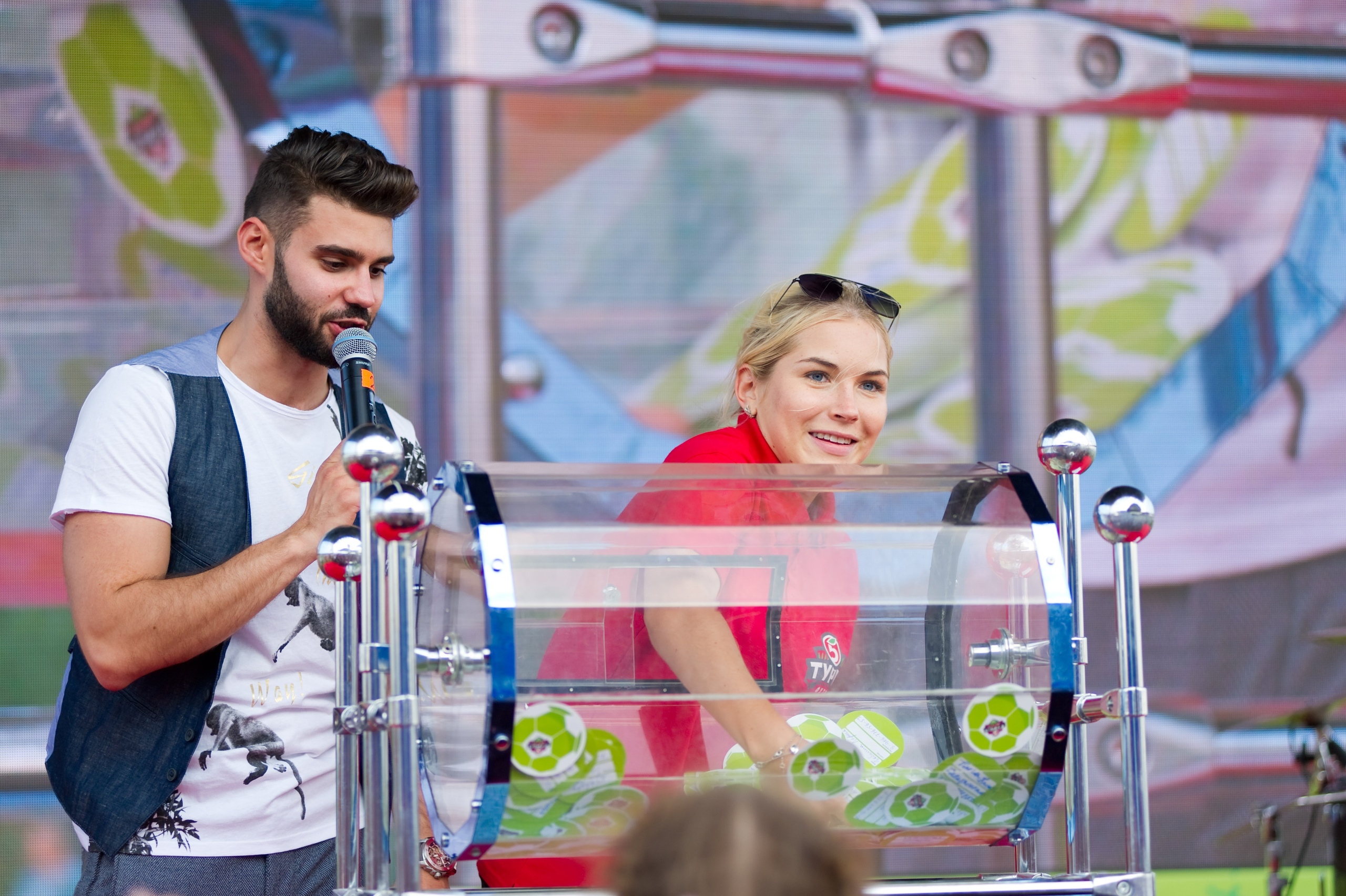 Турбофутбол (корпоративное соревнование «Пятерочки»). Репортажный фотограф и видеограф Слава Думчев. Тимбилдинги, отчетники, корпоративы