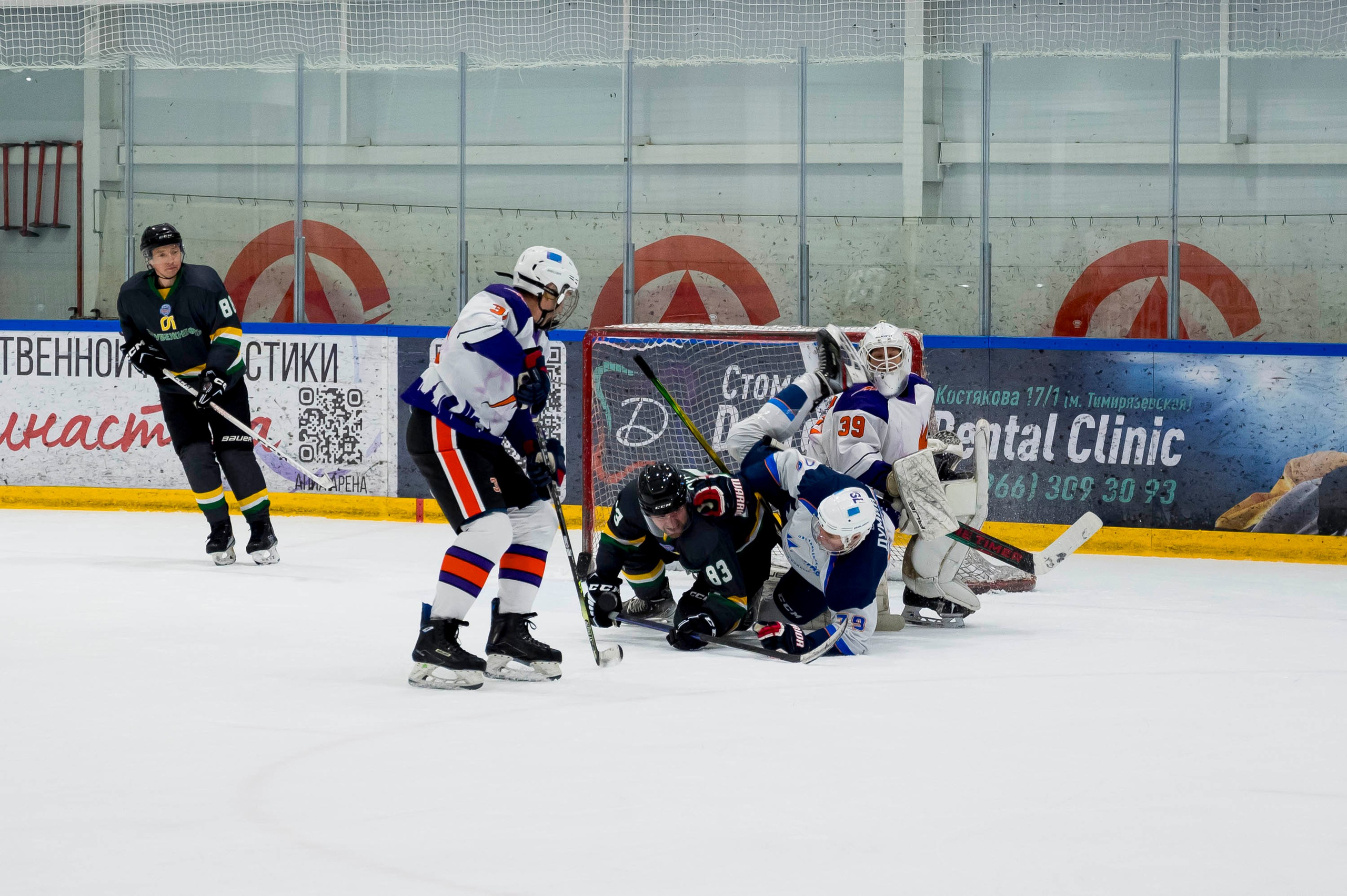 Хоккейный матч корпоративной команды Зарубежнефть. Репортажный фотограф и видеограф Слава Думчев. Тимбилдинги, отчетники, корпоративы