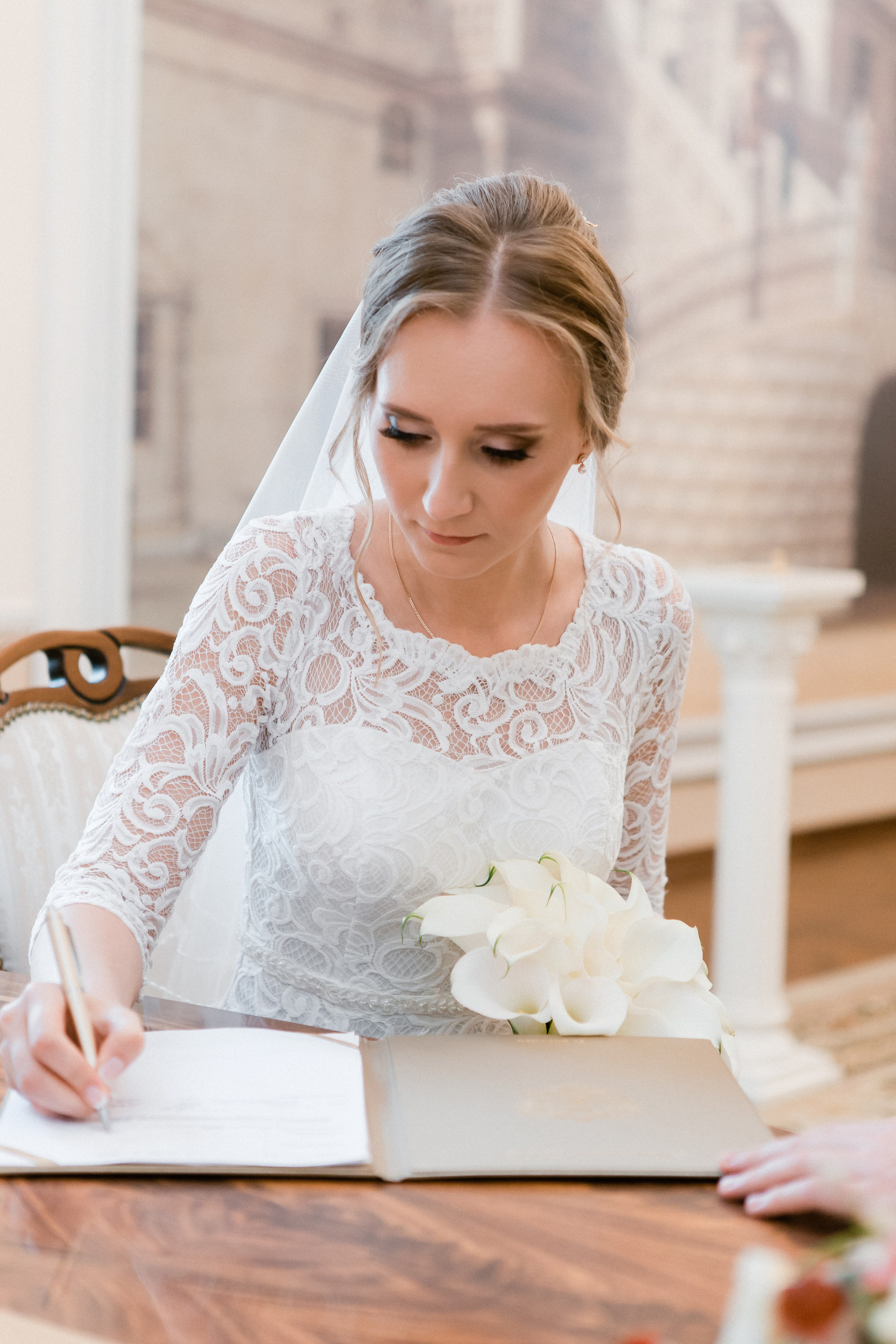 Свадебная фотосессия Сергея и Елены. Наш свадебный день. Видеосъемка и фотосъемка свадеб. Фотограф и оператор на свадьбу. Видеосъемка подкастов, собственная видео-фотостудии. Предметная фотосъемка