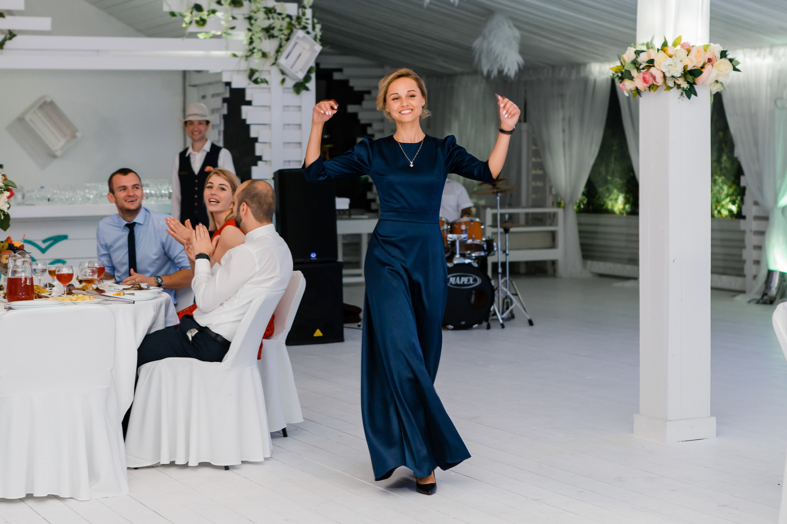 Денис и Ксения. Видеосъемка и фотосъемка свадеб. Фотограф и оператор на свадьбу. Видеосъемка подкастов, собственная видео-фотостудии. Предметная фотосъемка