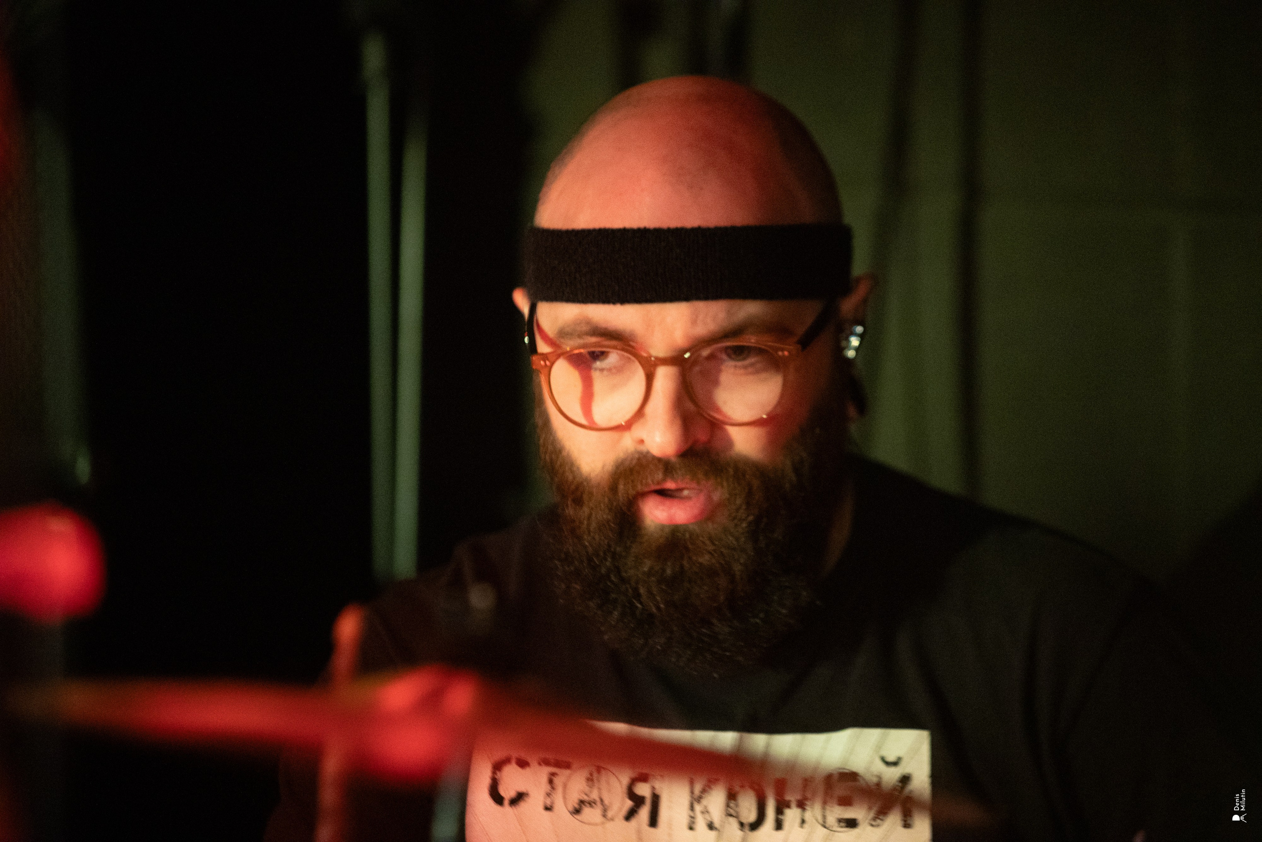 Рядом Ассенизаторы. Портретный фотограф Денис Милютин