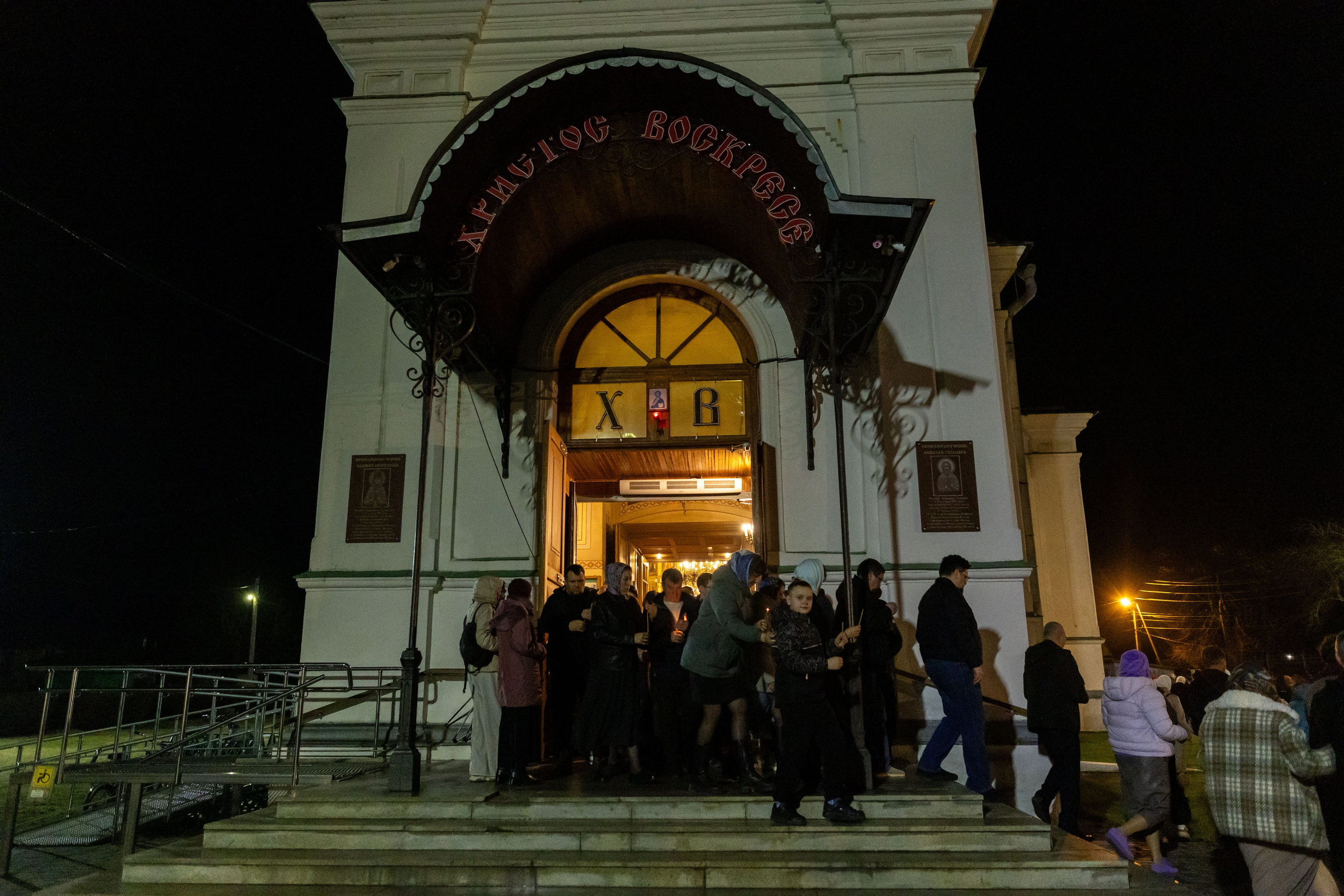 Пасха Воскресенский храм с Ашитково. Семейный и детский фотограф Анна Петракова