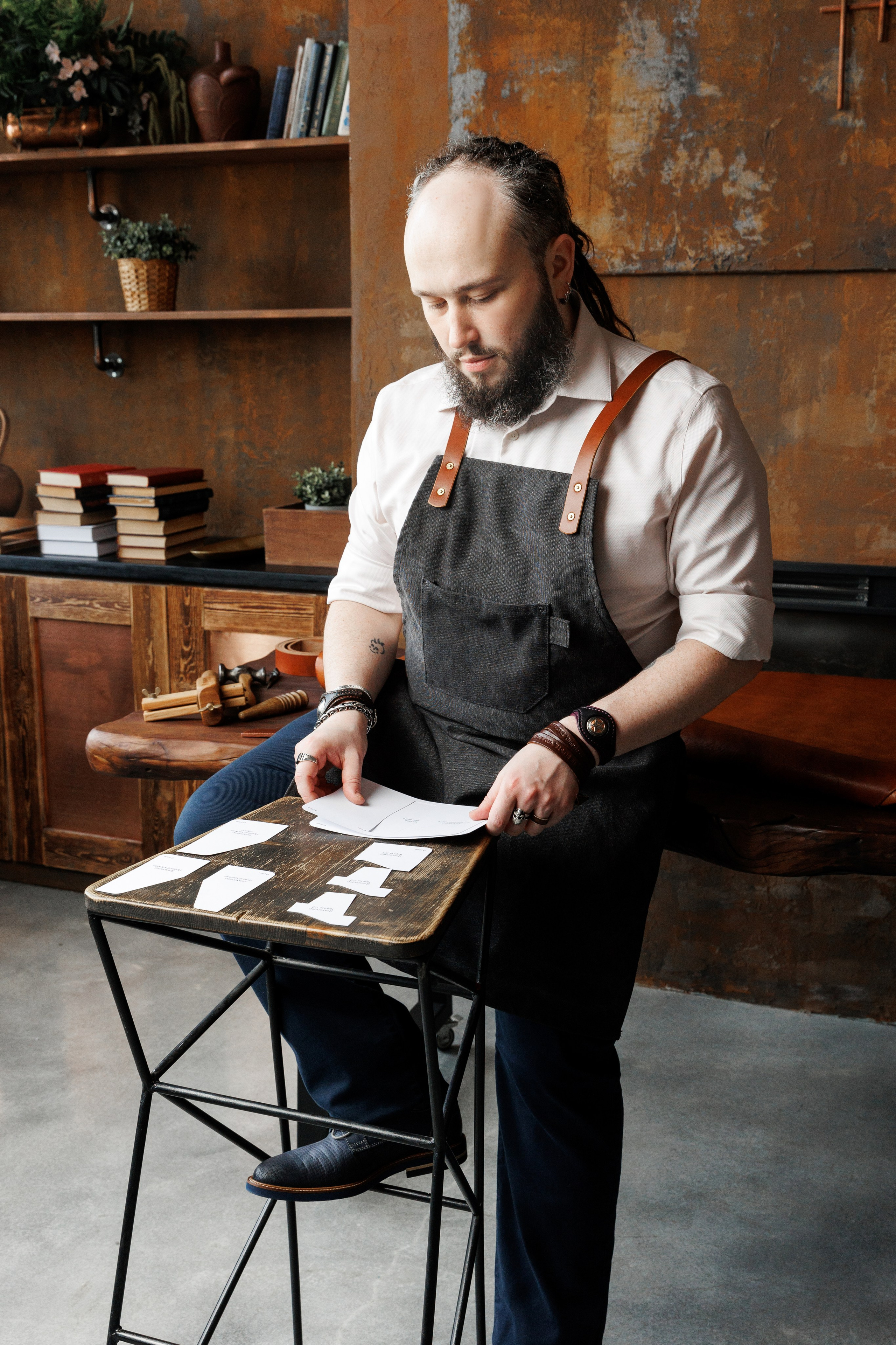 Андрей мастер по работе с кожей. Фотограф Щелково/ Москва Татьяна Жучкова