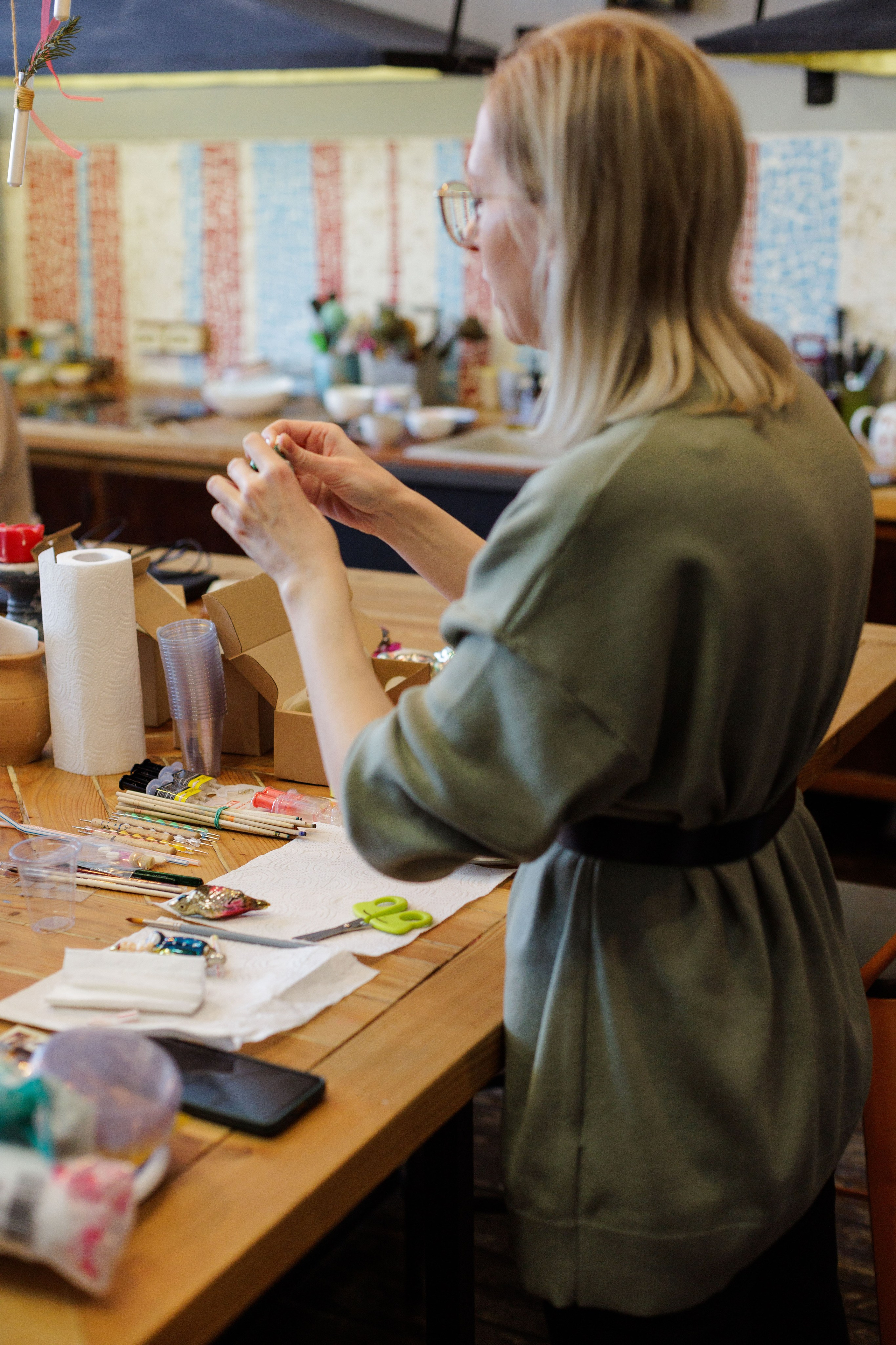 Мастер-класс по реставрации новогодних игрушек. Фотограф Ерохина Светлана — фотосессии в Екатеринбурге