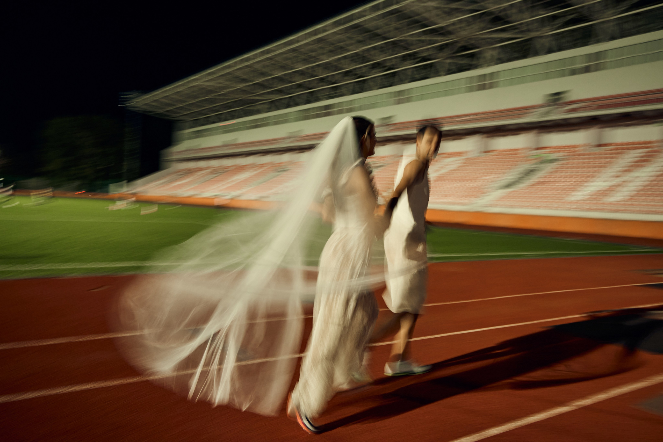 Love-story на стадионе. Свадебный фотограф в Армавире Николай Манвелов
