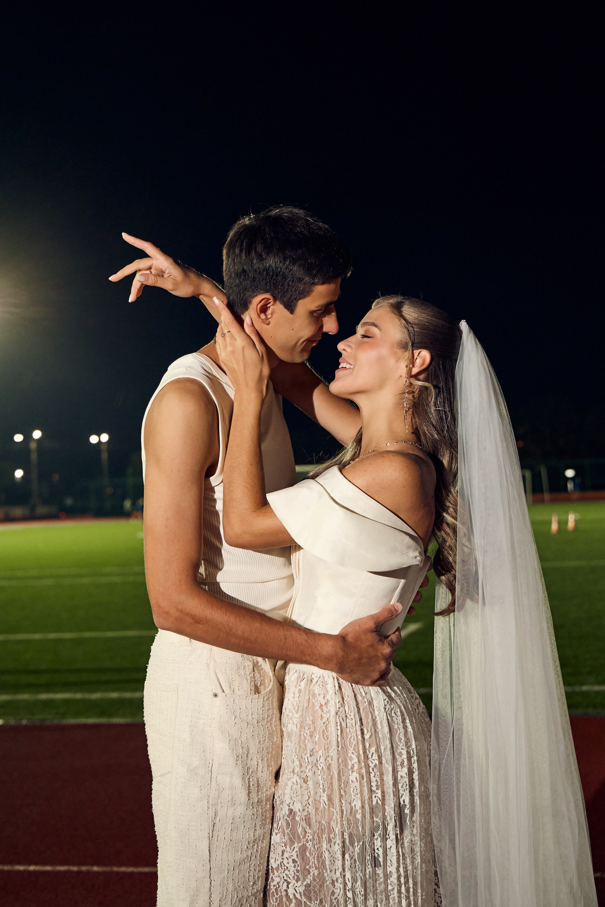 Love-story на стадионе. Свадебный фотограф в Армавире Николай Манвелов