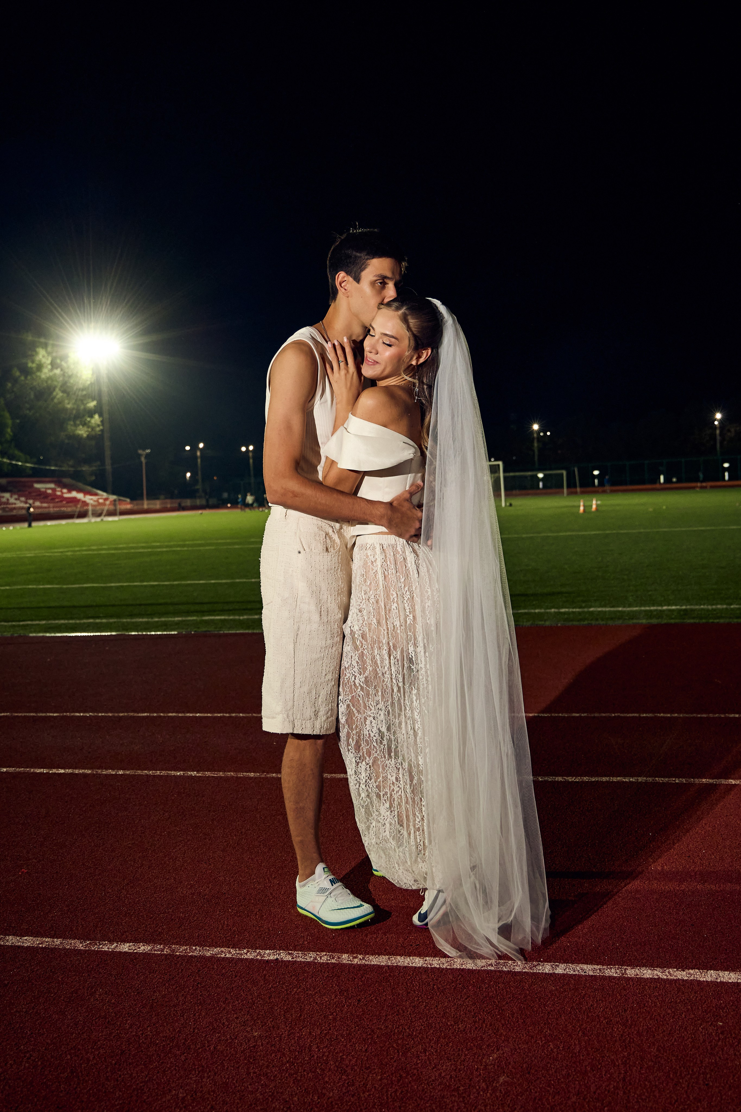 Love-story на стадионе. Свадебный фотограф в Армавире Николай Манвелов