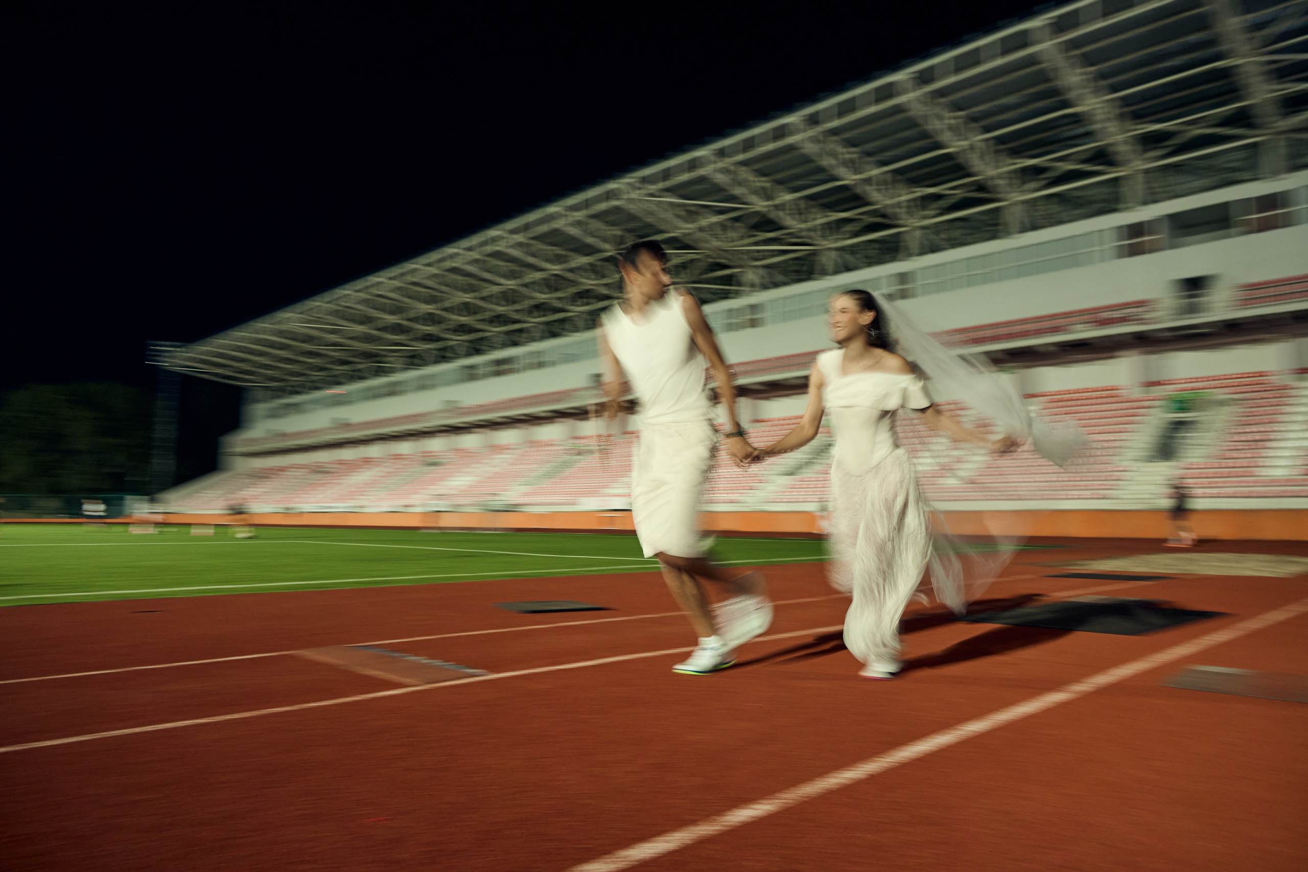 Love-story на стадионе. Свадебный фотограф в Армавире Николай Манвелов
