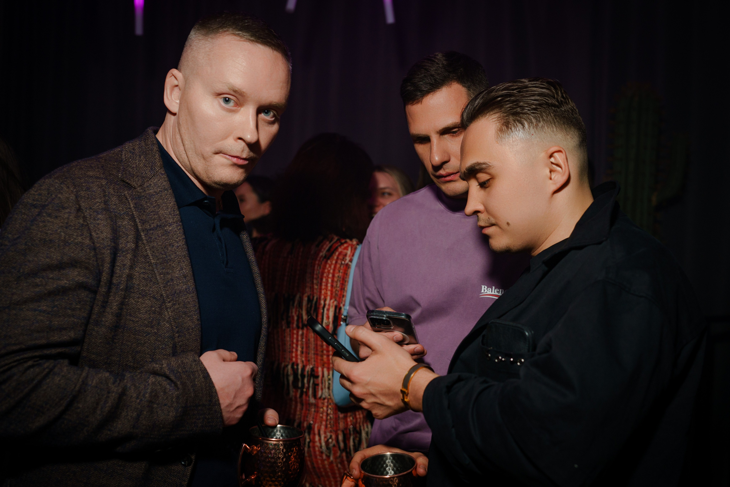 Вечеринка OSNOVATELI.LIVE репортажный фотограф Саша Дружинина. Репортажный фотограф в Москве Саша Дружинина