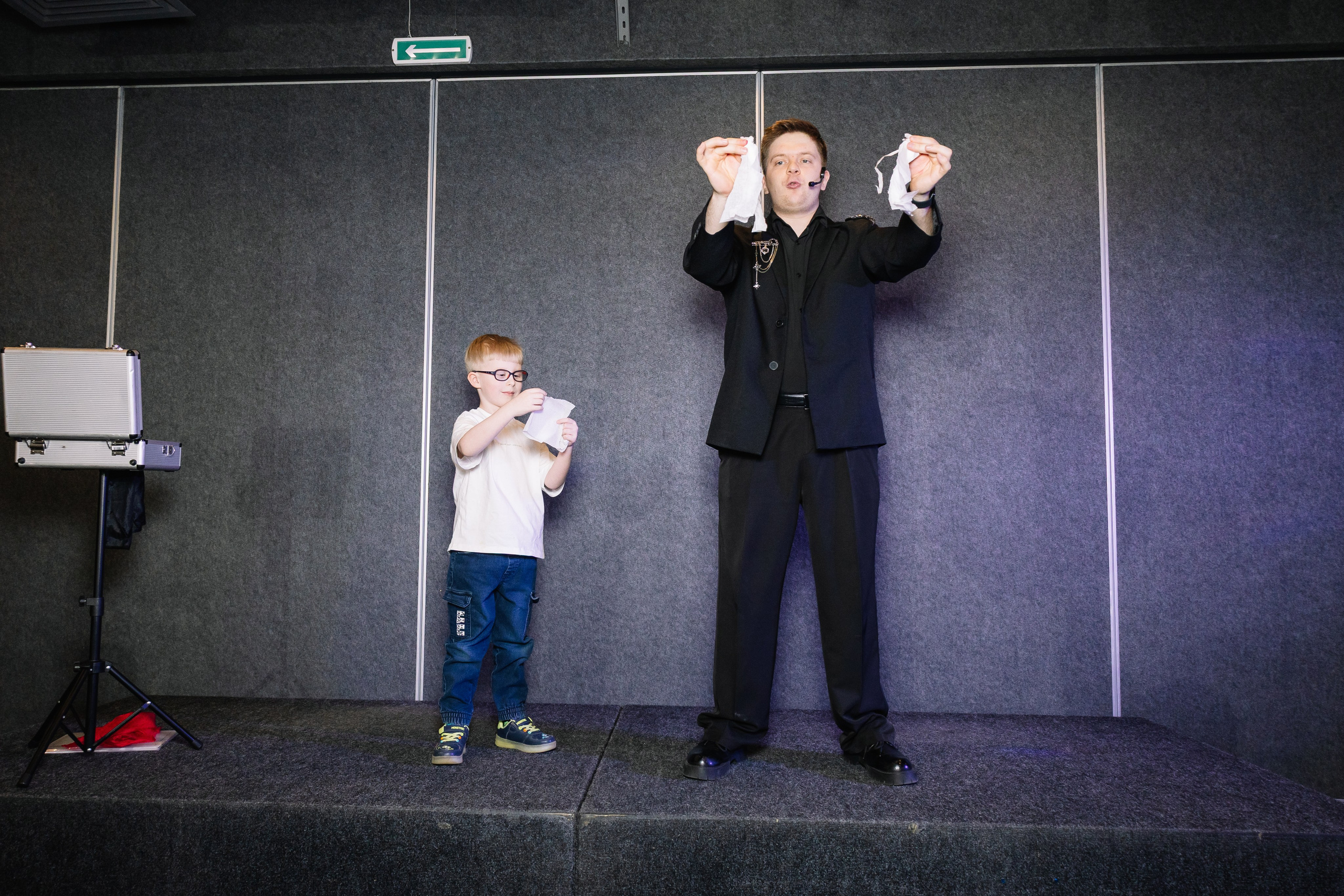 Москва. Фокусник Константин Загузин. 22.03.26. Валерия, репортажный фотограф в г. Москва и г. Владикавказ