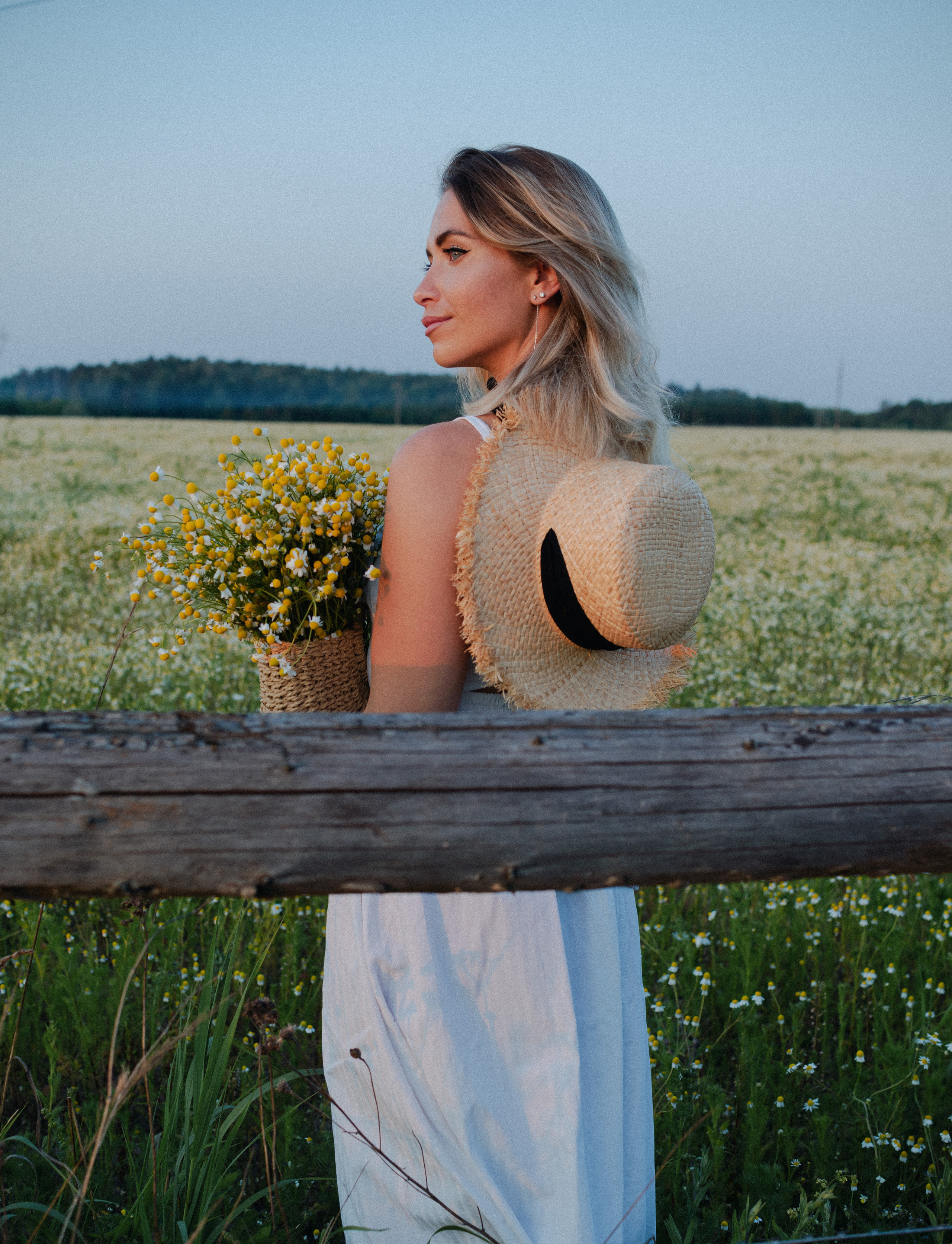 Анастасия в ромашках. Женский фотограф в Москве и МО