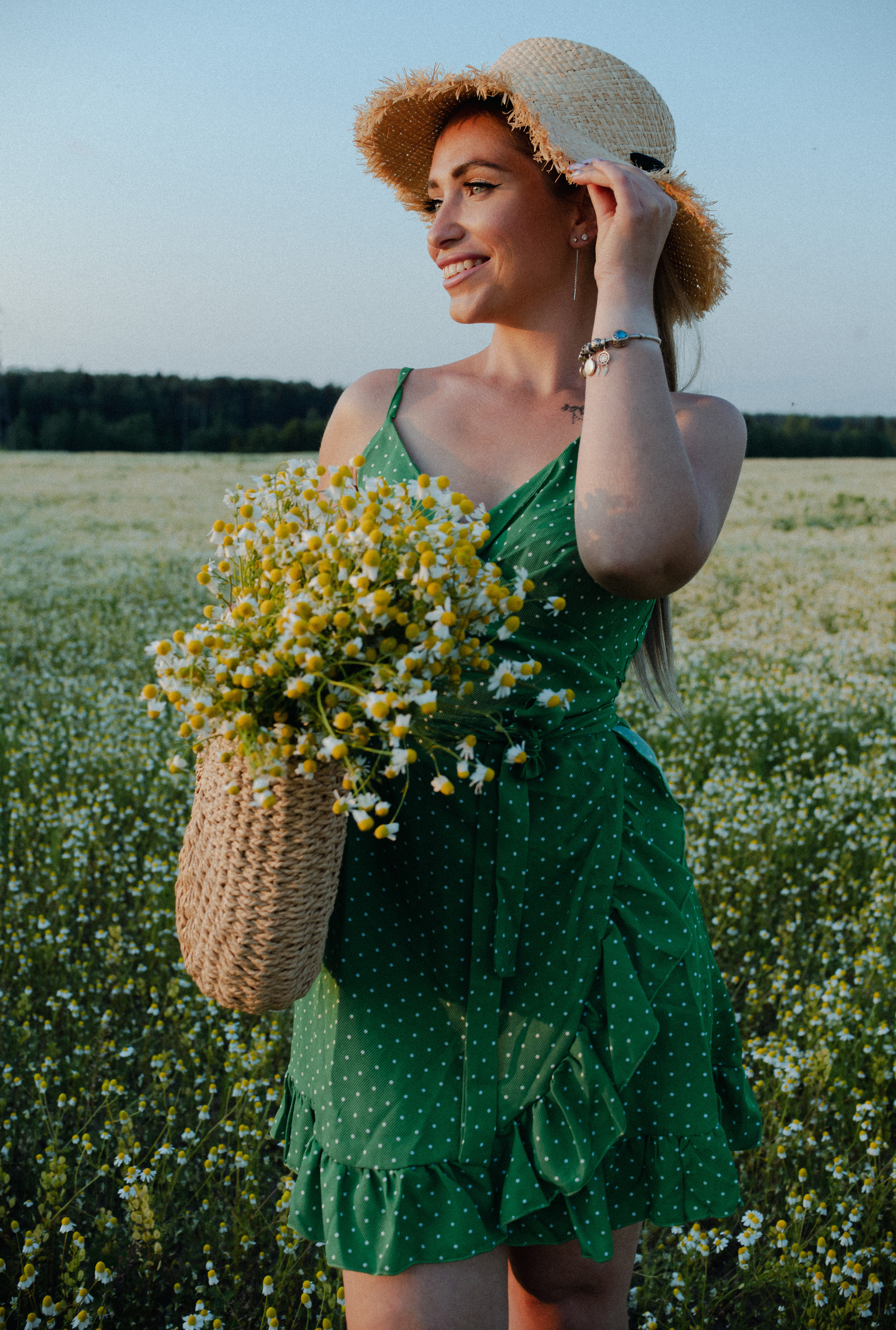 Анастасия в ромашках. Женский фотограф в Москве и МО