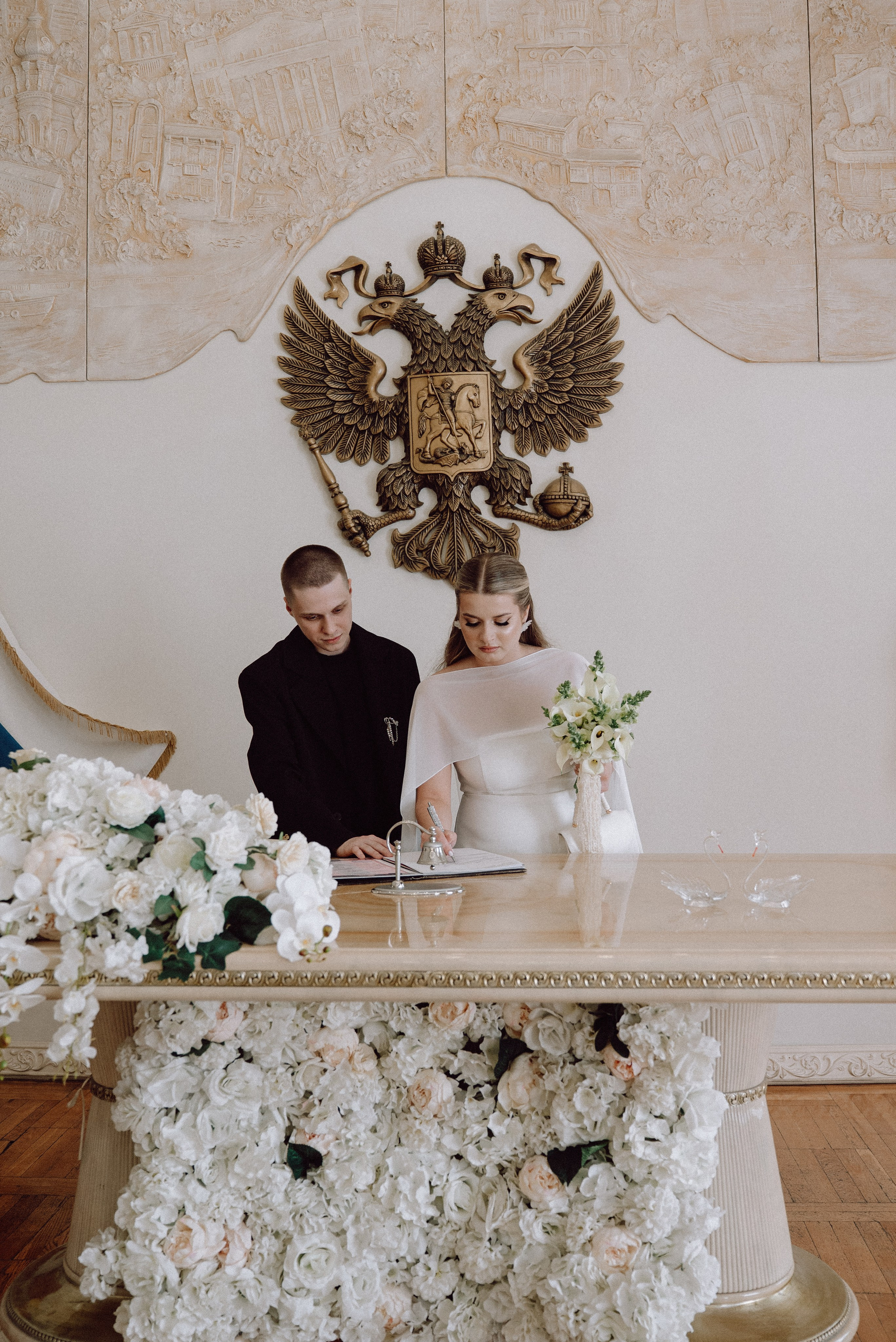 Свадебная прогулка и роспись в Кировском ЗАГСе