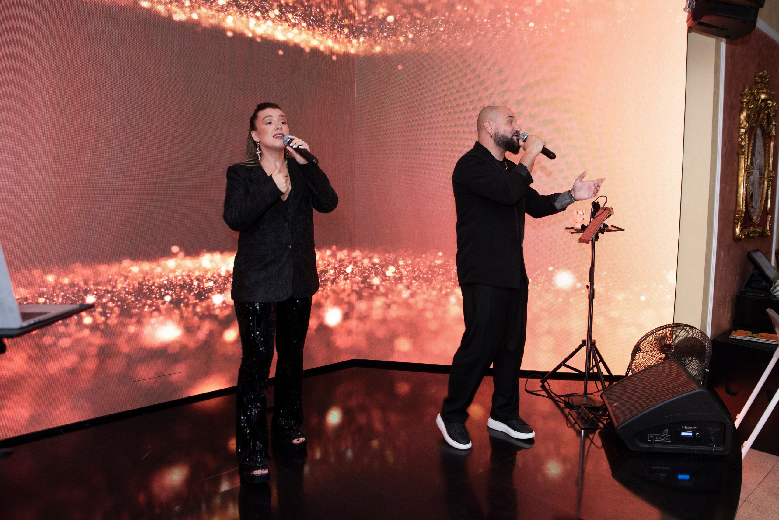 Певцы Ольга Холод и Виктор Кириллов в ресторане Pivaldi. Фотограф в Москве Безлюдов Михаил