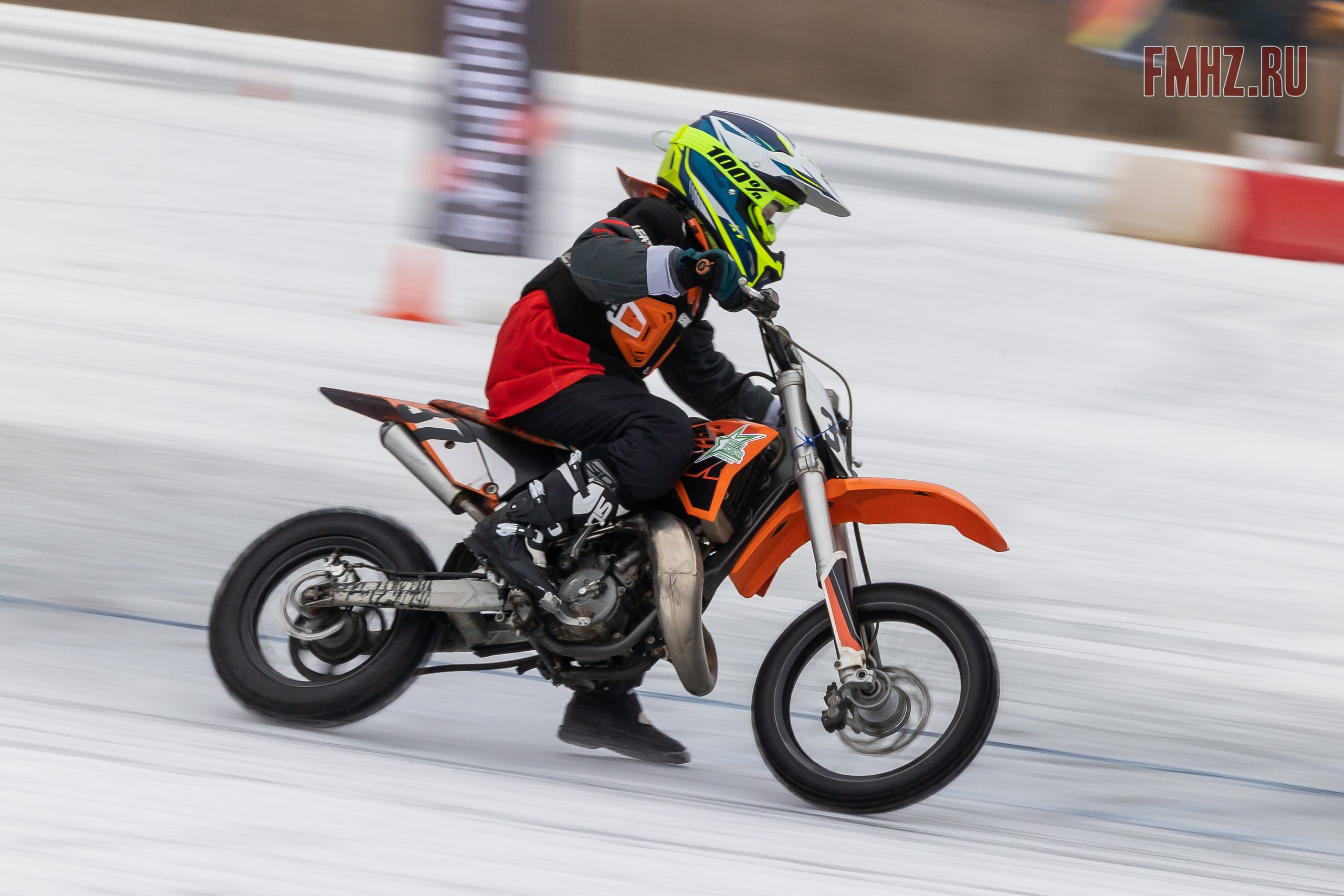 Первый этап Кубка МФР по мотокроссу на льду Большого Крылатского пруда в Москве. 8 февраля 2025 г. Фотограф Владимир Охрименко