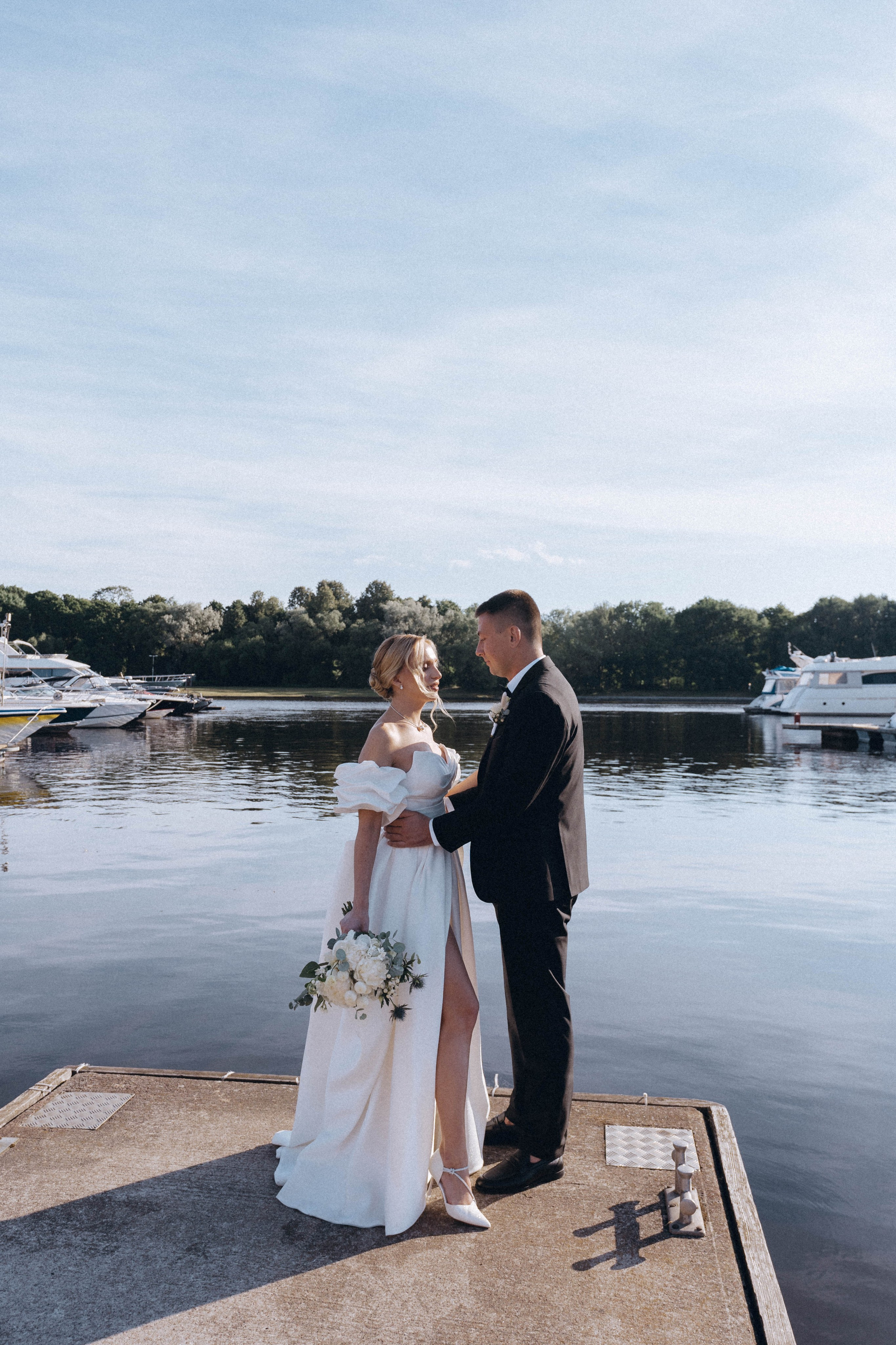 СВАДЕНБНАЯ СЬЕМКА НА КАТЕРЕ ПО КАНАЛАМ САНКТ-ПЕТЕРБУРГА И В АКВАТОРИИ НЕВЫ. Профессиональный фотограф, Санкт-Петербург — Виктория Богомолова