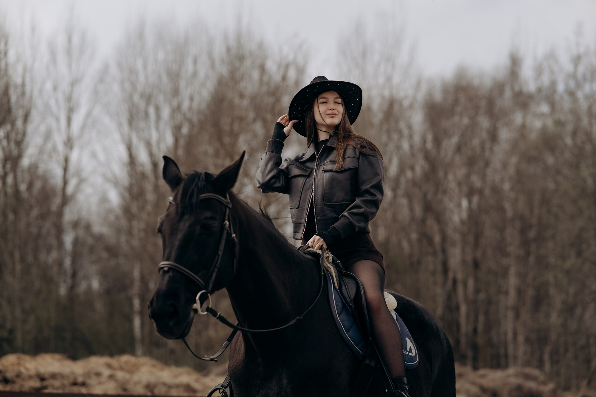 Фотосессия девушки с лошадью. Свадебный и репортажный фотограф в Ярославле Евгений Сальников