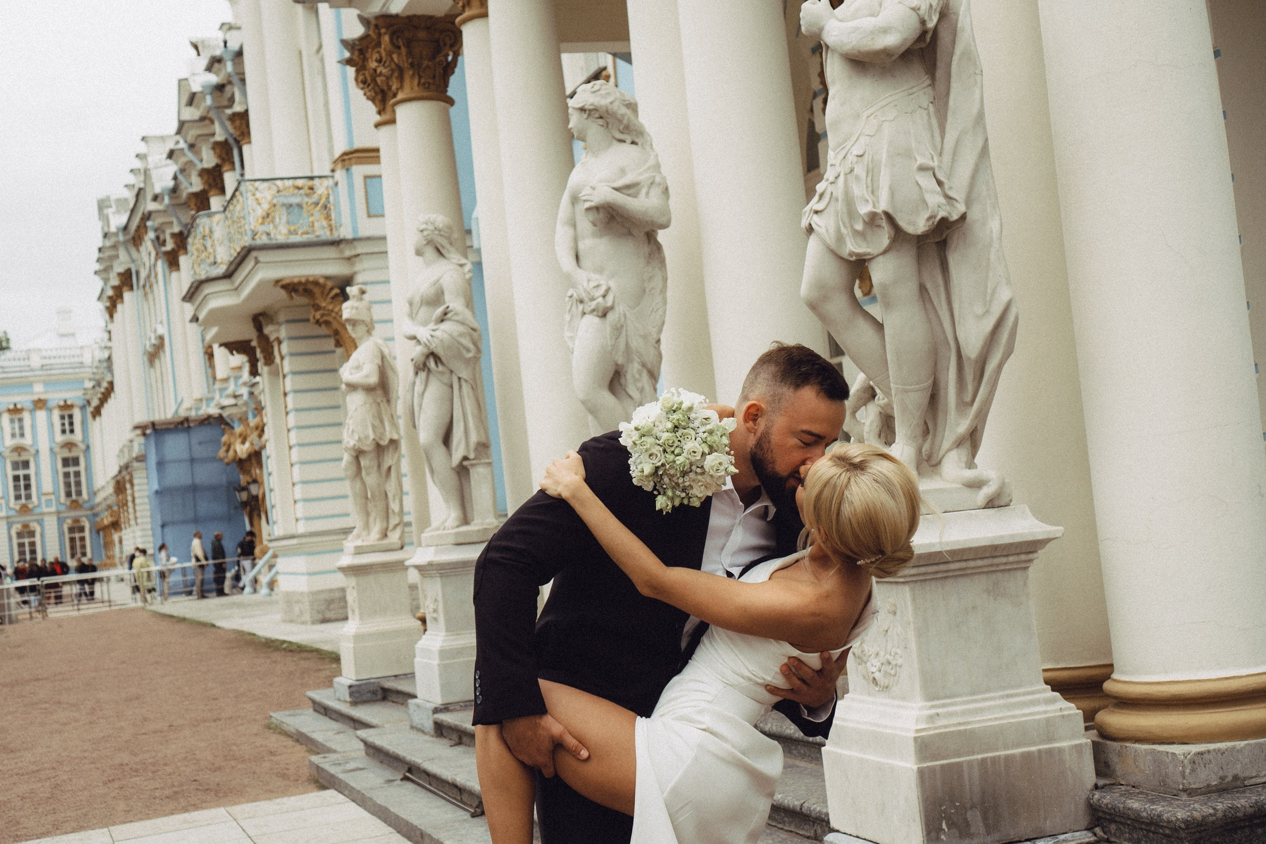 СВАДЕБНАЯ ИСТОРИЯ В ГОРОДЕ ПУШКИН ВОЗЛЕ ЕКАТЕРИНИНСКОГО ДВОРЦА И В ПАРКЕ. Профессиональный фотограф, Санкт-Петербург — Виктория Богомолова