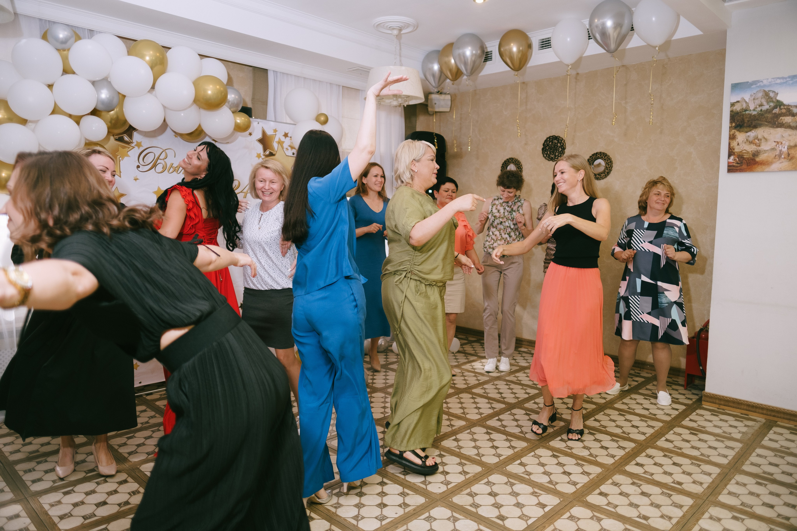 Выпускной школа 33. Свадебный и репортажной фотограф Денис Ожигин в Краснодаре и Краснодарском крае