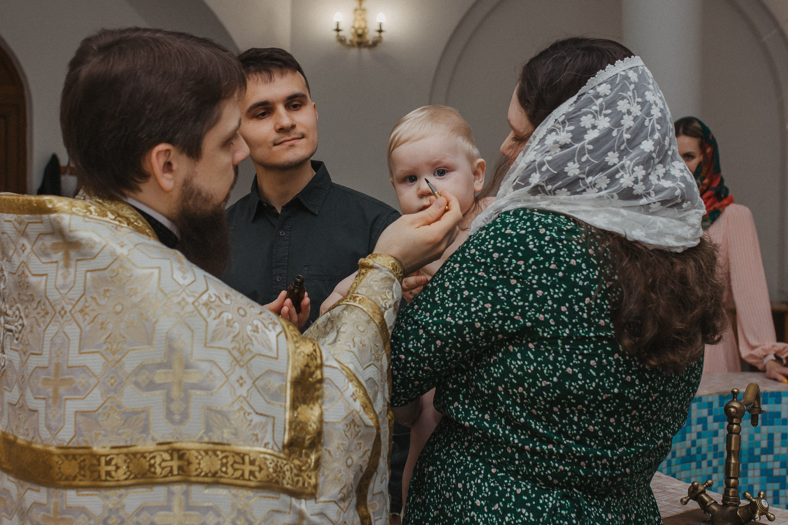 Крещение Матвей. Семейный и домашний фотограф в Москве и МО Королева Валерия