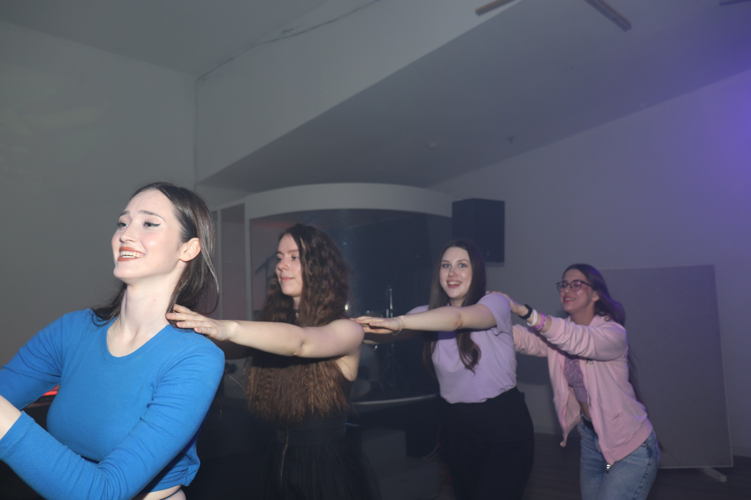 Дискотека 90х молодёжного «клуба 52». Ивентный фотограф в Санкт-Петербурге Олег Комков