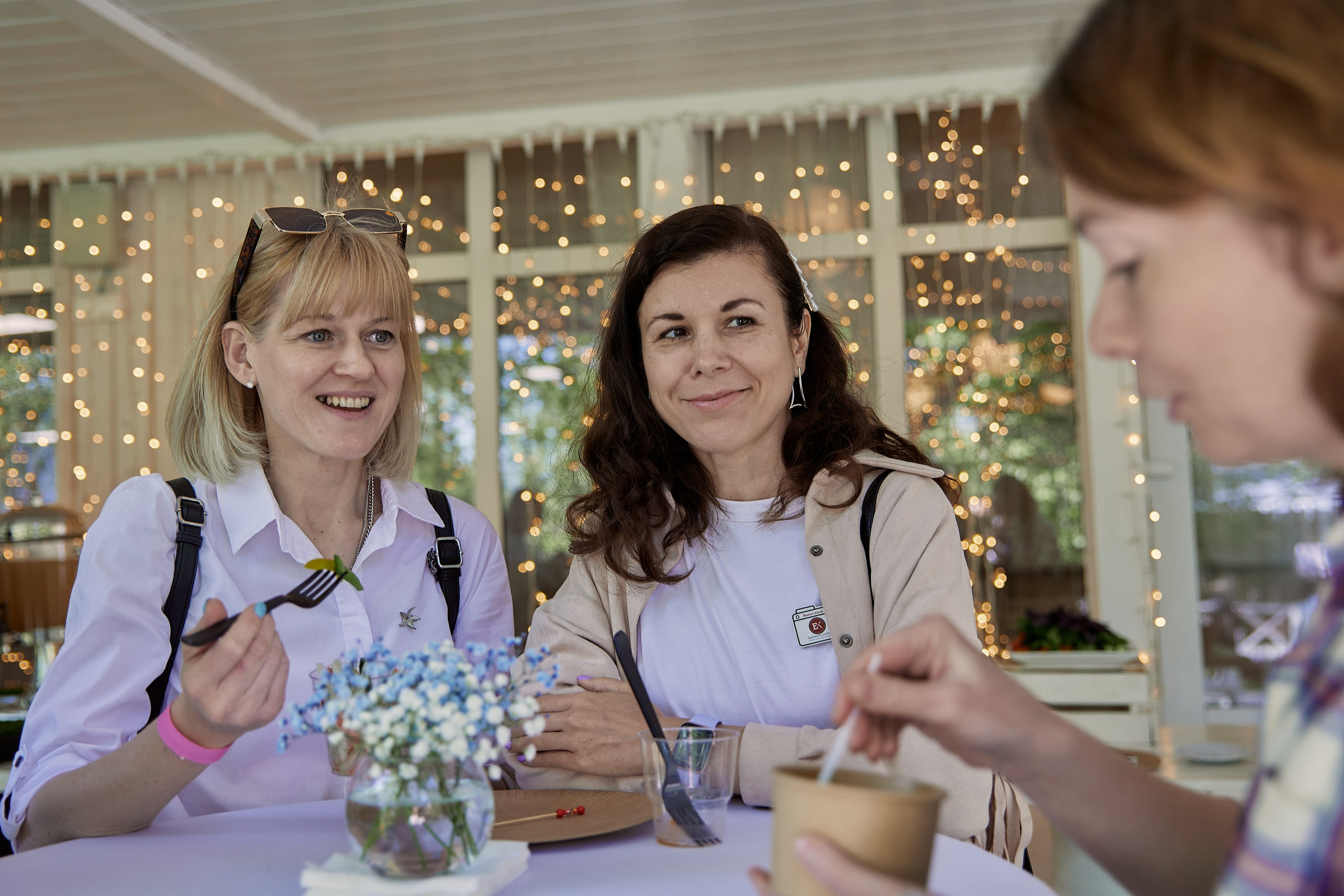 Выпускной Karneeva.online 2024. Репортажный и семейный фотограф Ухова Наталья в Москве