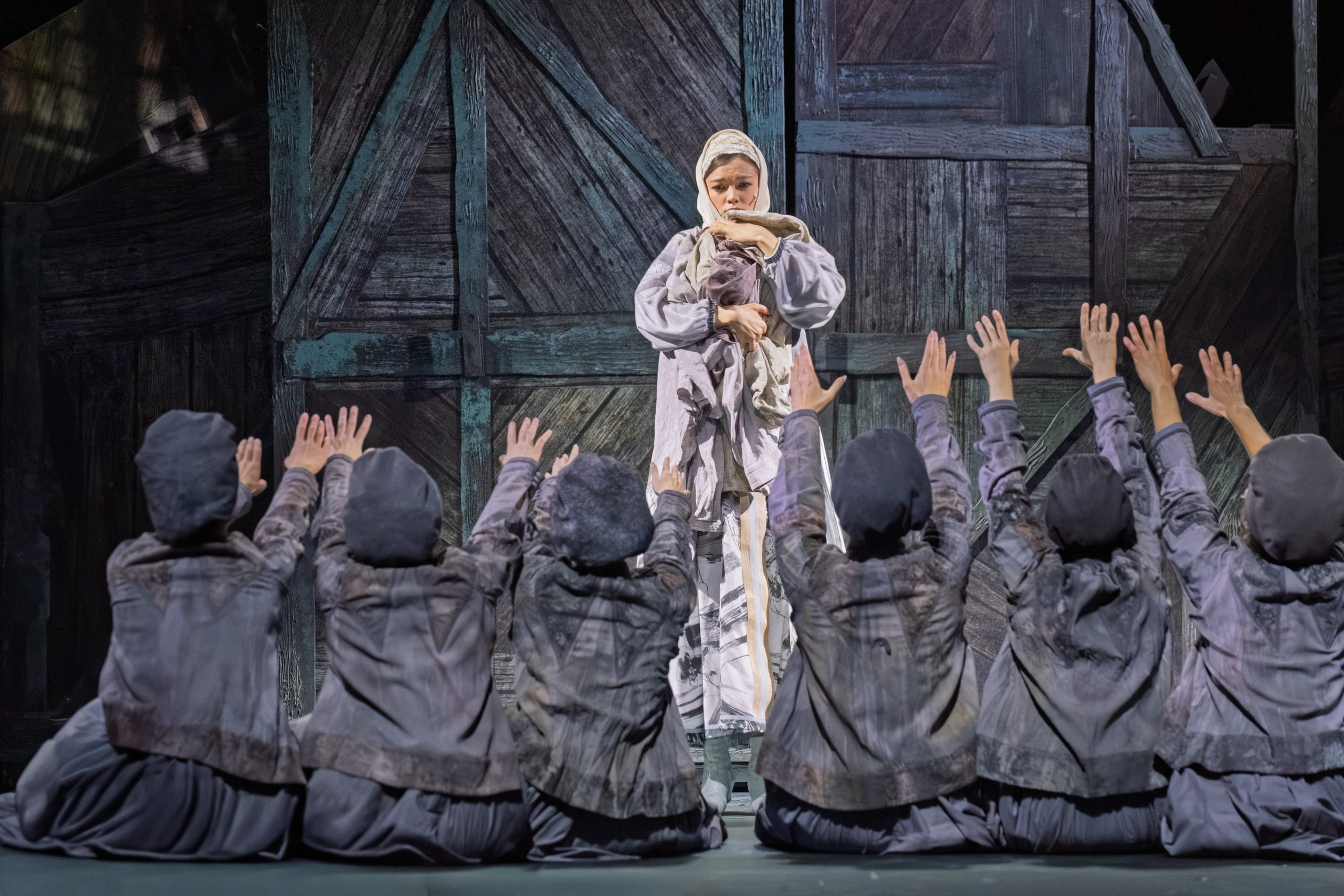 Театр Терезы Дуровой: Малахитовая Шкатулка. Сайт фотографа Сергея Абрамова