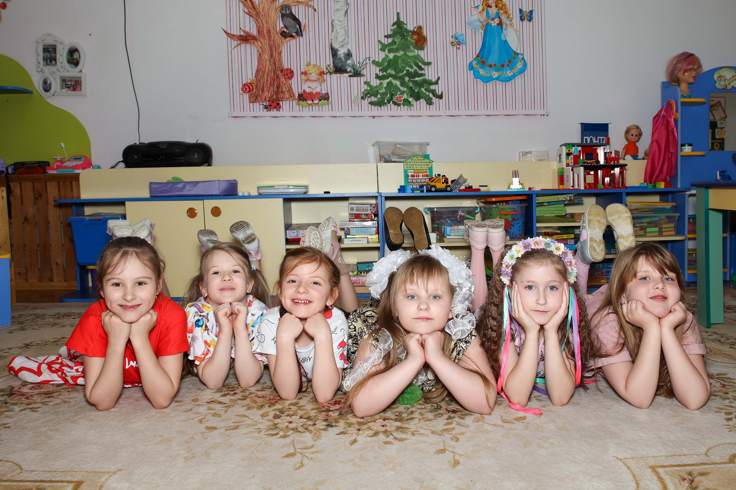 Групповые фотографии, фото с лучшим другом. Школьный и детсадовский фотограф Москва. Детский фотограф