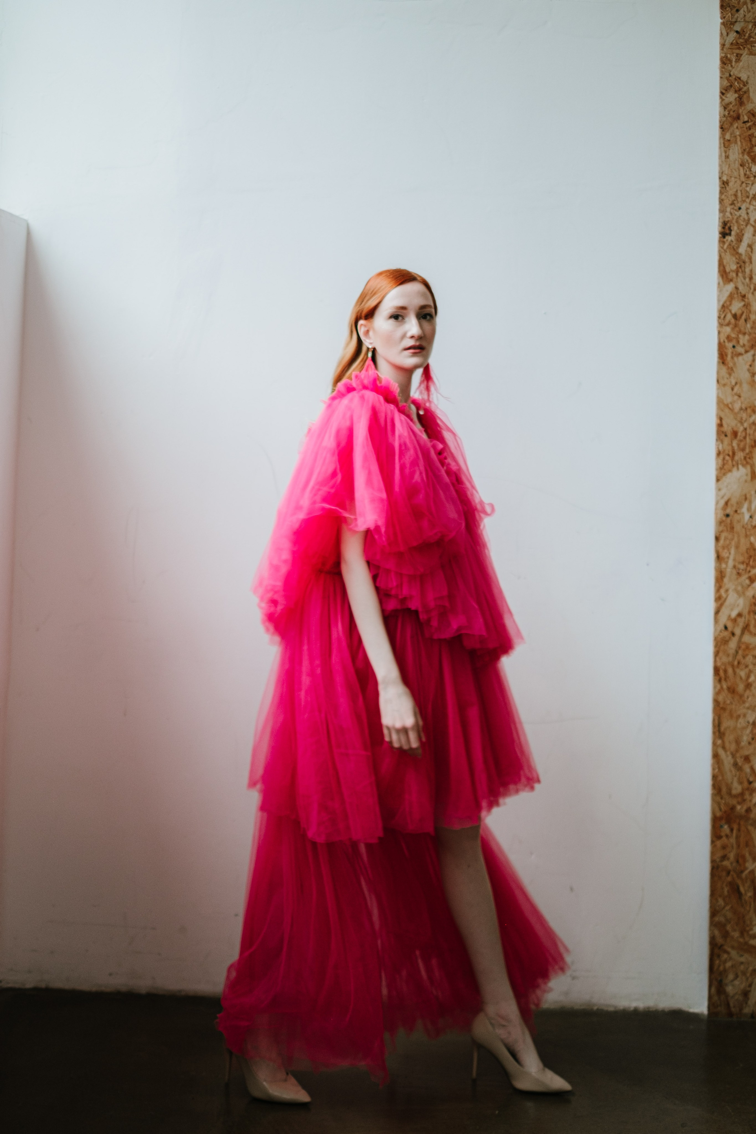 Фотосессия с платьем в студии. Портреты студия Москва. Модельные тесты. Lovestory студия в Москве. Женсий фотограф