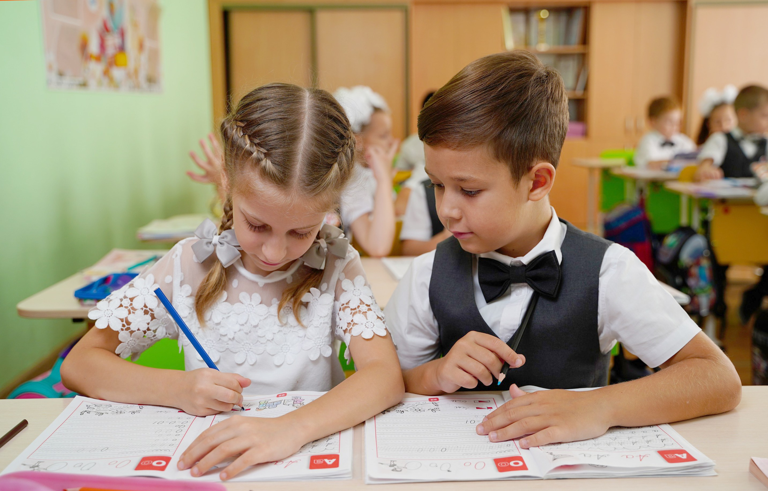 1 кл / мелкие группы //. MEMENTO.Выпускные альбомы, школьные, юбилейные и другие книги. Ростов-на-Дону