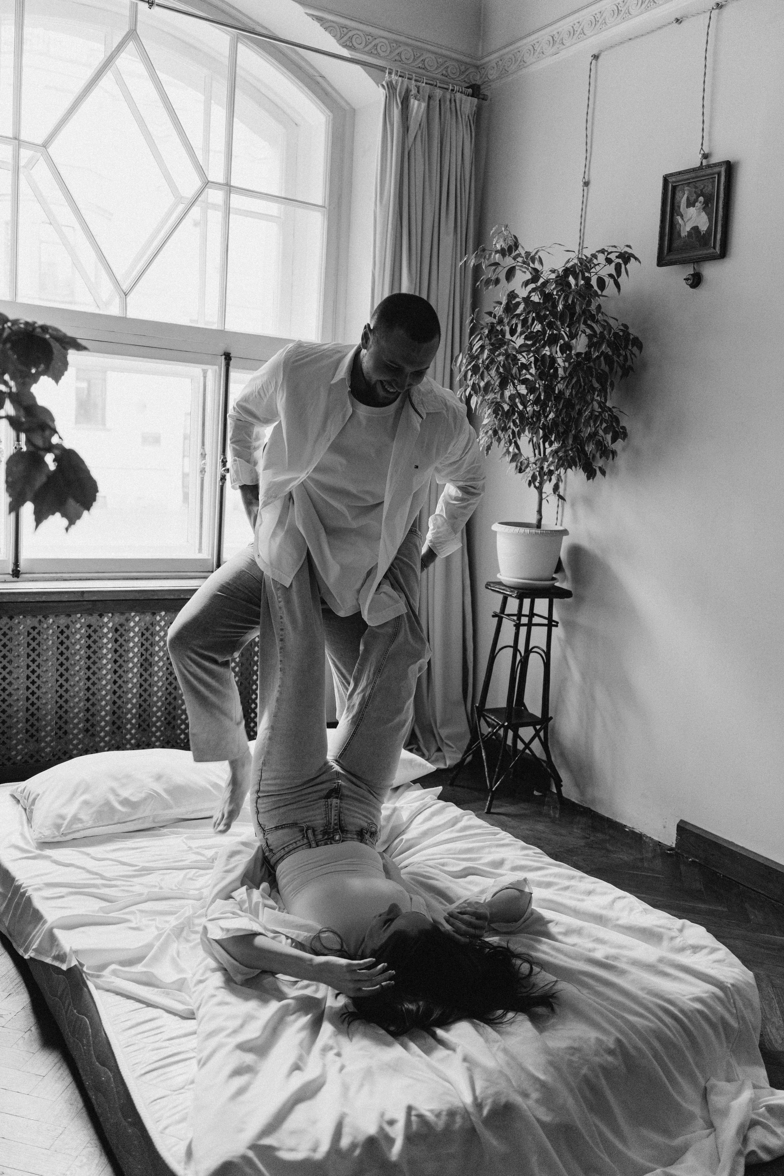 Парная фотосессия в студии. Фотосессия лавстори в Санкт-Петербурге. Живые атмосферный парные фотографии.