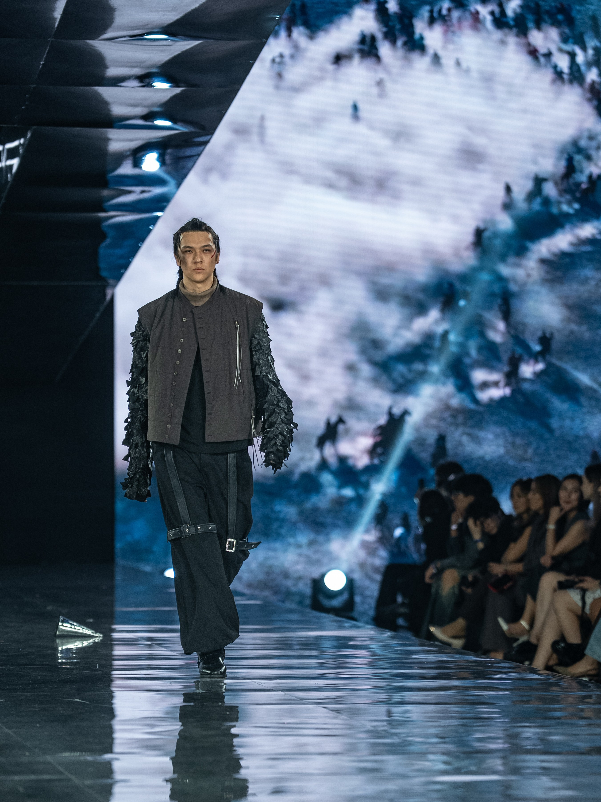 Visa Fashion Week Almaty Pre-Fall 2026 GAZHAIYIP. Сайт Алматинского НЮ АРТ, будуар и фэшн фотографа Дениса Карпенко