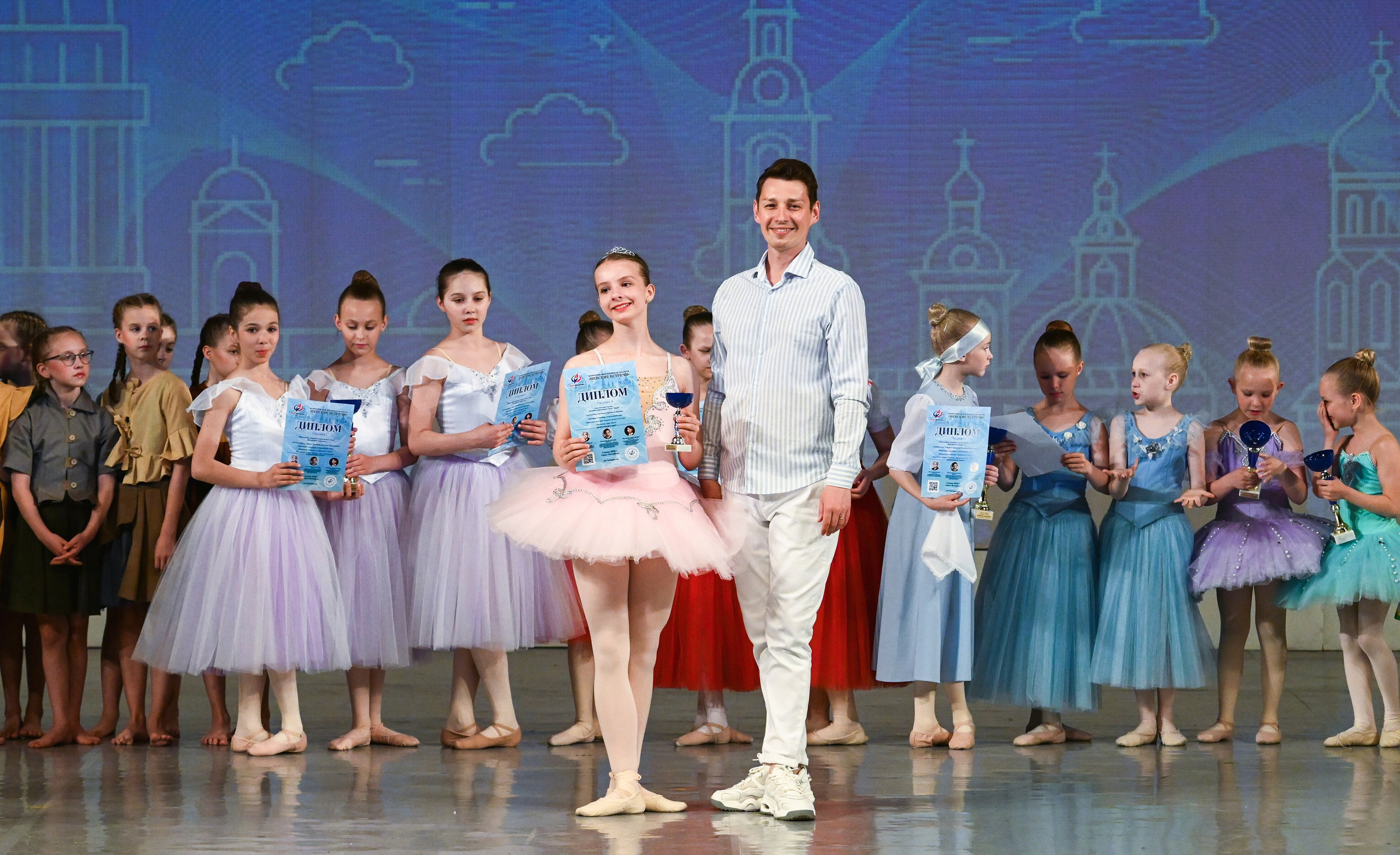 02.06.2025 «АртКомпас» Всероссийский фестиваль талантов «Невские встречи» г. Санкт-Петербург. Медиастудия Фото Концепт