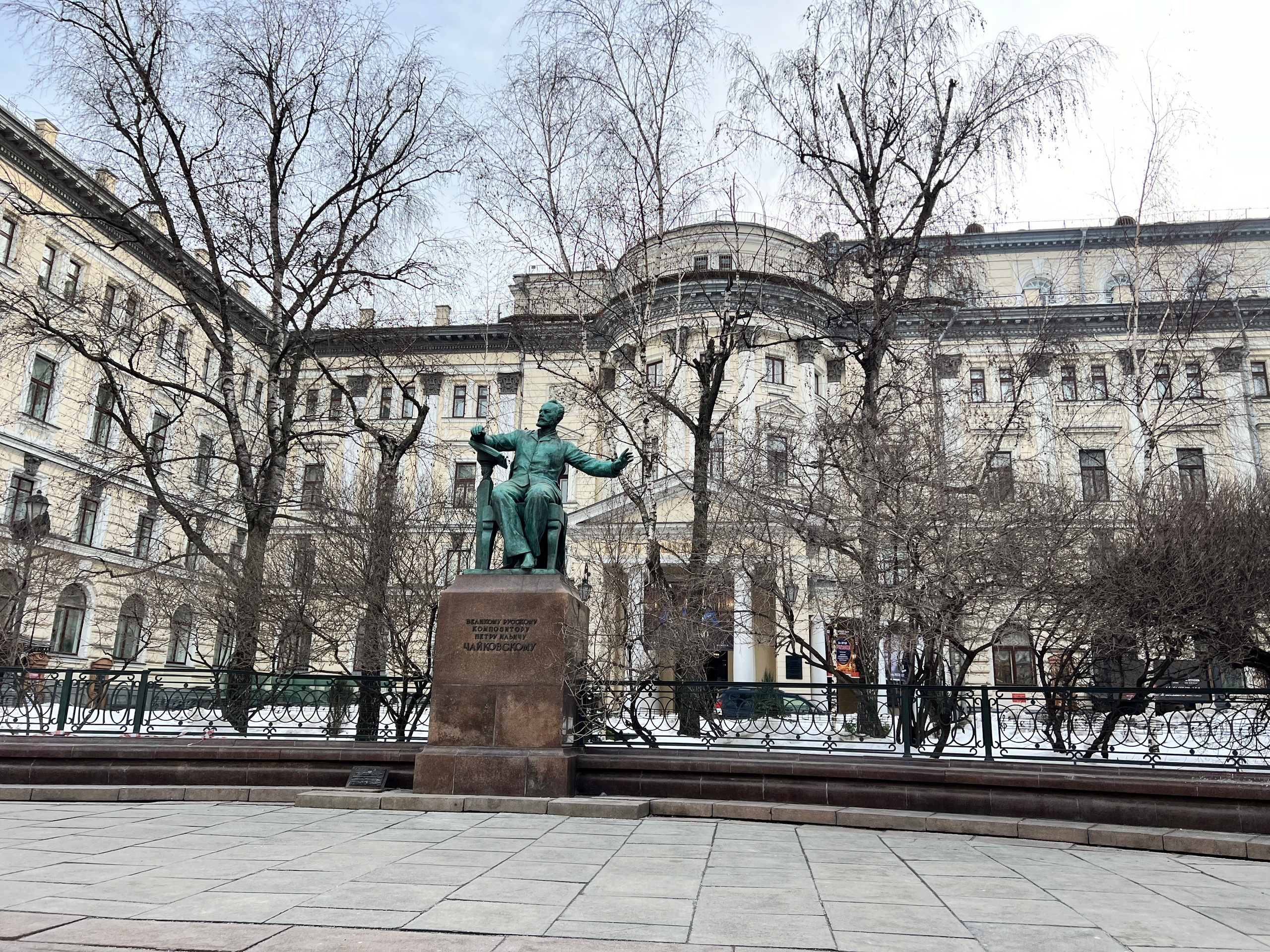 Серафим Гончаров  - аттестованный экскурсовод по Москве. П&П — Полезное с Приятным. Фотоэкскурсии — Москва на память. Экскурсовод и фотограф в Москве. Увези столицу в своём альбоме!