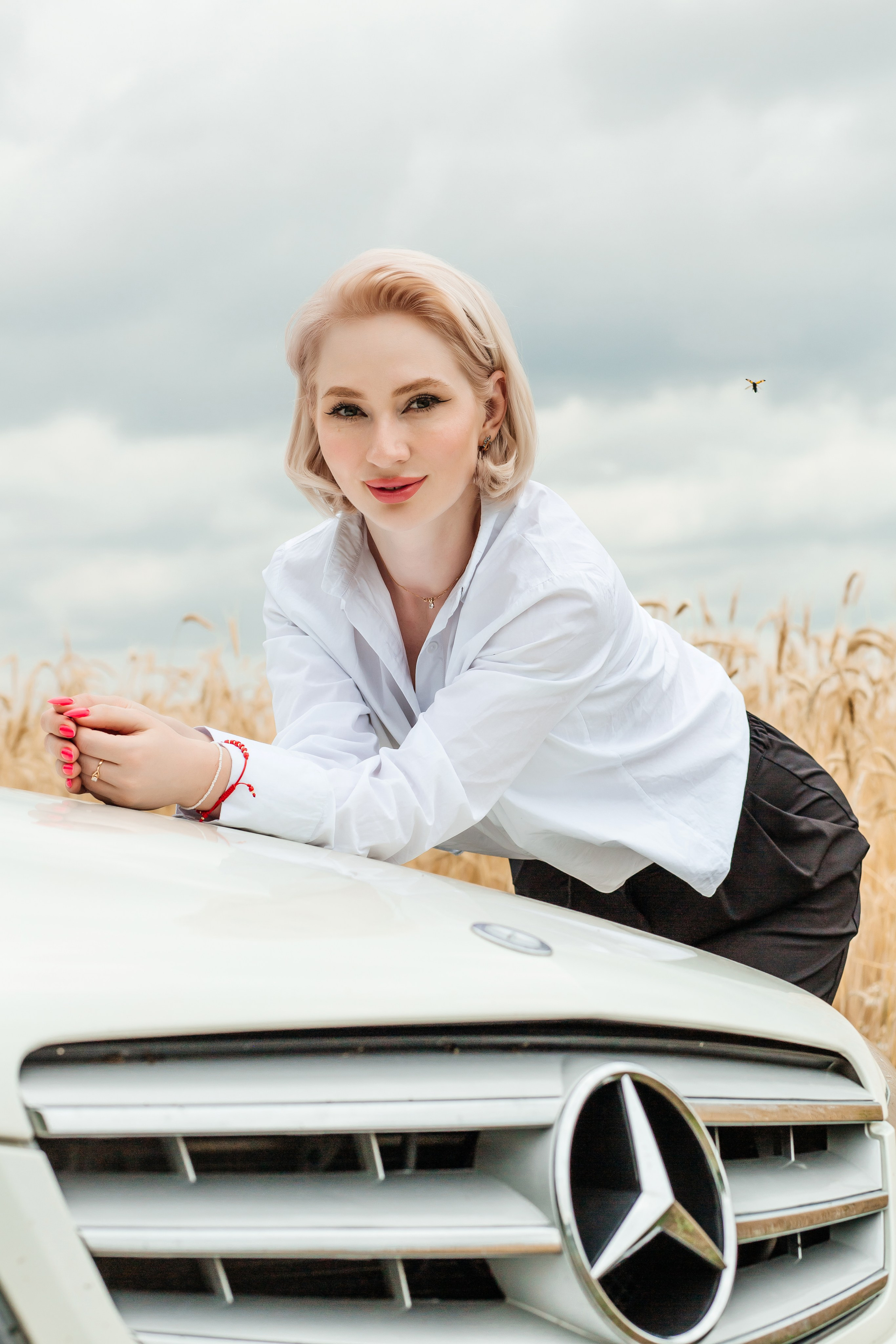 Александра фотосессия в поле. Женский фотограф в Оренбурге Ирина Заводчикова