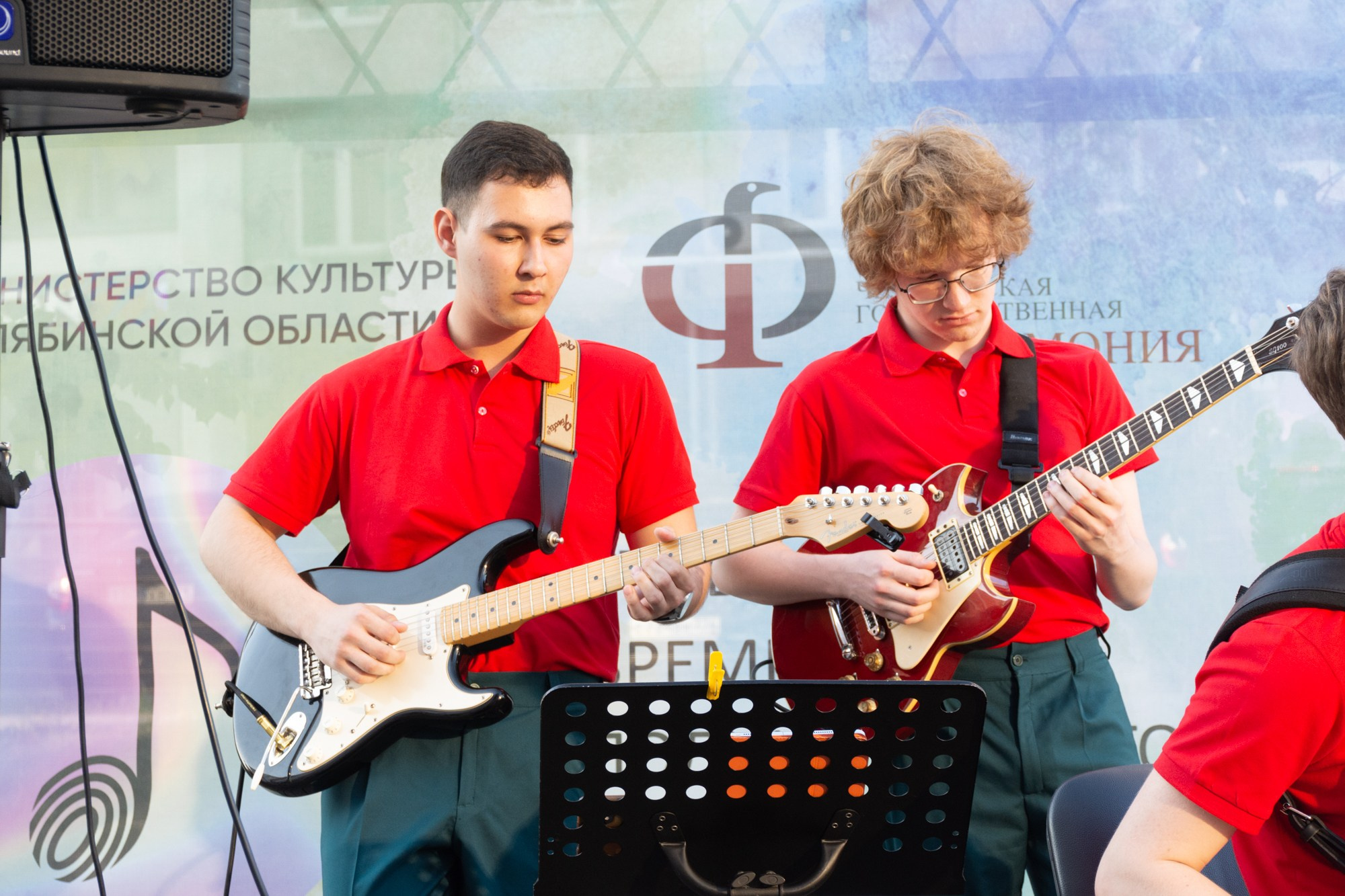 Фестиваль современного исполнительского искусства (Сквер Академ Риверсайд). Фотограф Максим Буряк