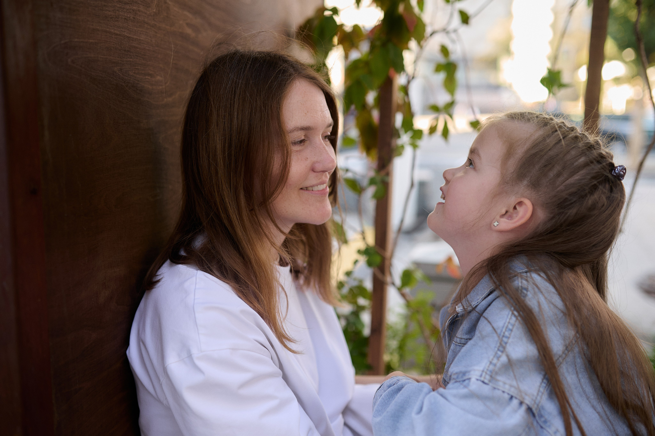 Катя и Ника. Прогулка по Новому Арбату. Семейный и свадебный lifestyle-фотограф в Москве Мария Петрова