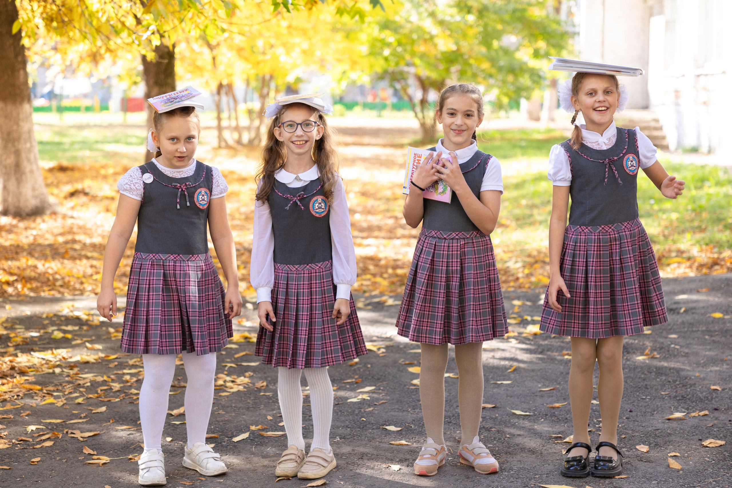Школа это не только учеба. Это еще и дружба на всю жизнь!. Лапшина Юлия — школьный фотограф в Нижнем Новгороде. Выпускные альбомы