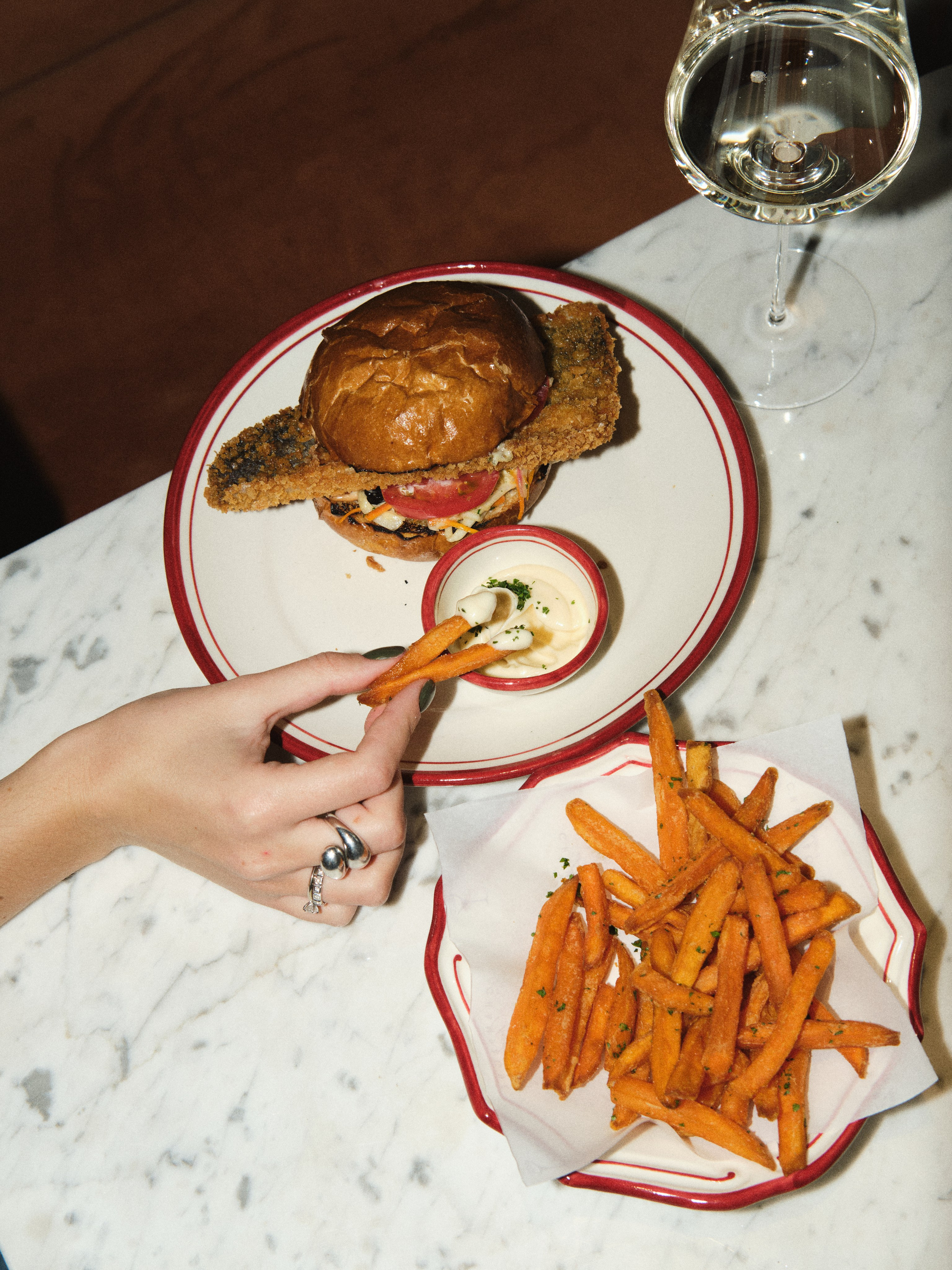 Charlie's bistro. Moi