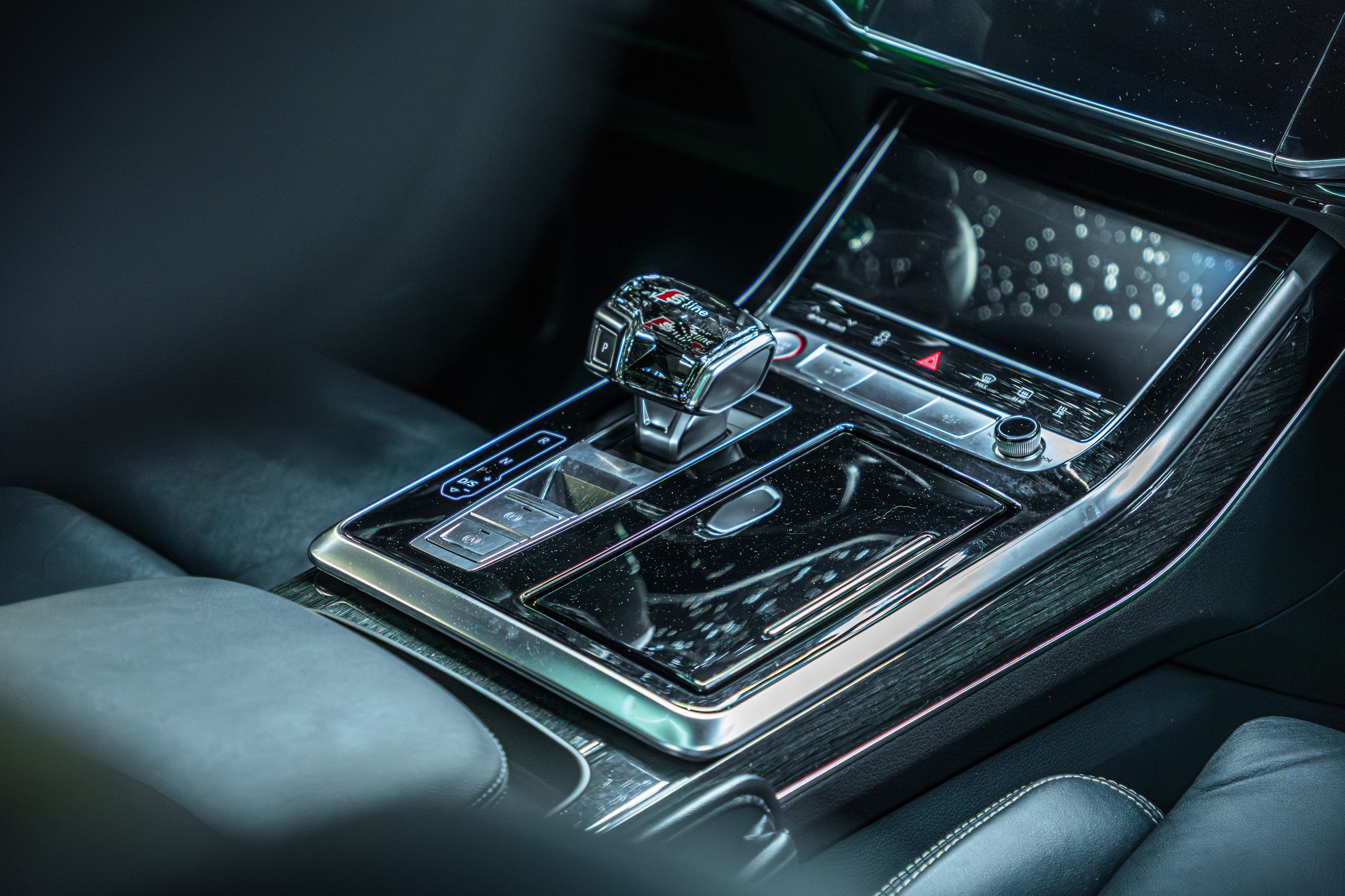 Audi Q8. Valya Fleks