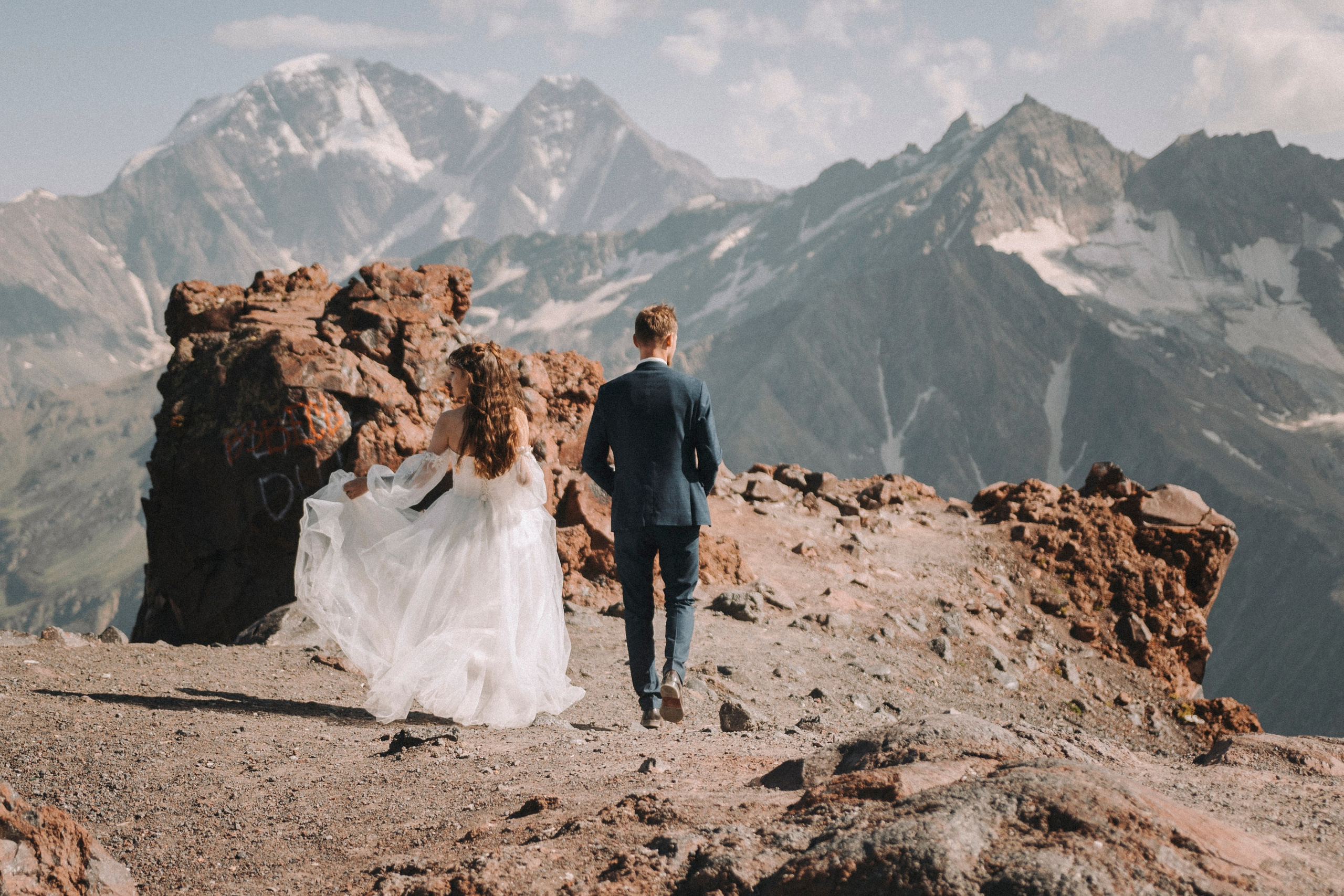 МЕЖДУ НЕБОМ И ЗЕМЛЕЙ. Фотограф Настя Конник | Пятигорск | Эльбрус | Домбай | Архыз | Видеограф КМВ