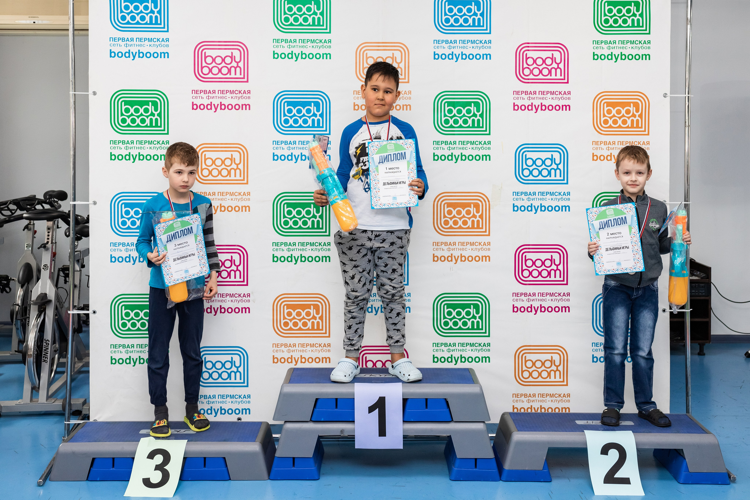 Репортажная съёмка. Дельфиньи игры. Бодибум Пермь. Фотограф Пермь. Свадьбы. Семья и дети, школа, д. сад. Фотокниги