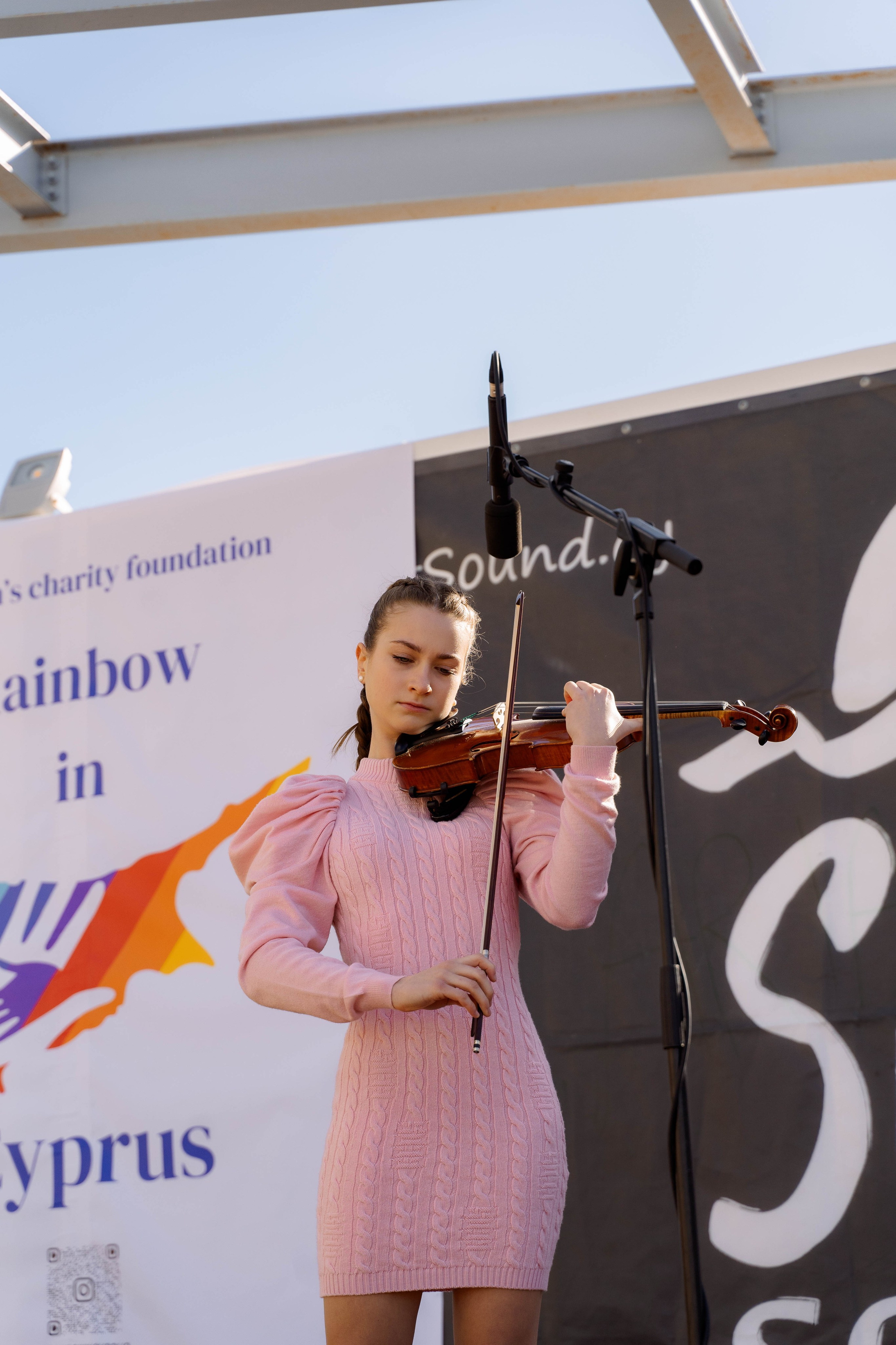Новогодняя ярмарка от БФ «Радуга на Кипре». Свадебный и семейный фотограф Ирина Чернова