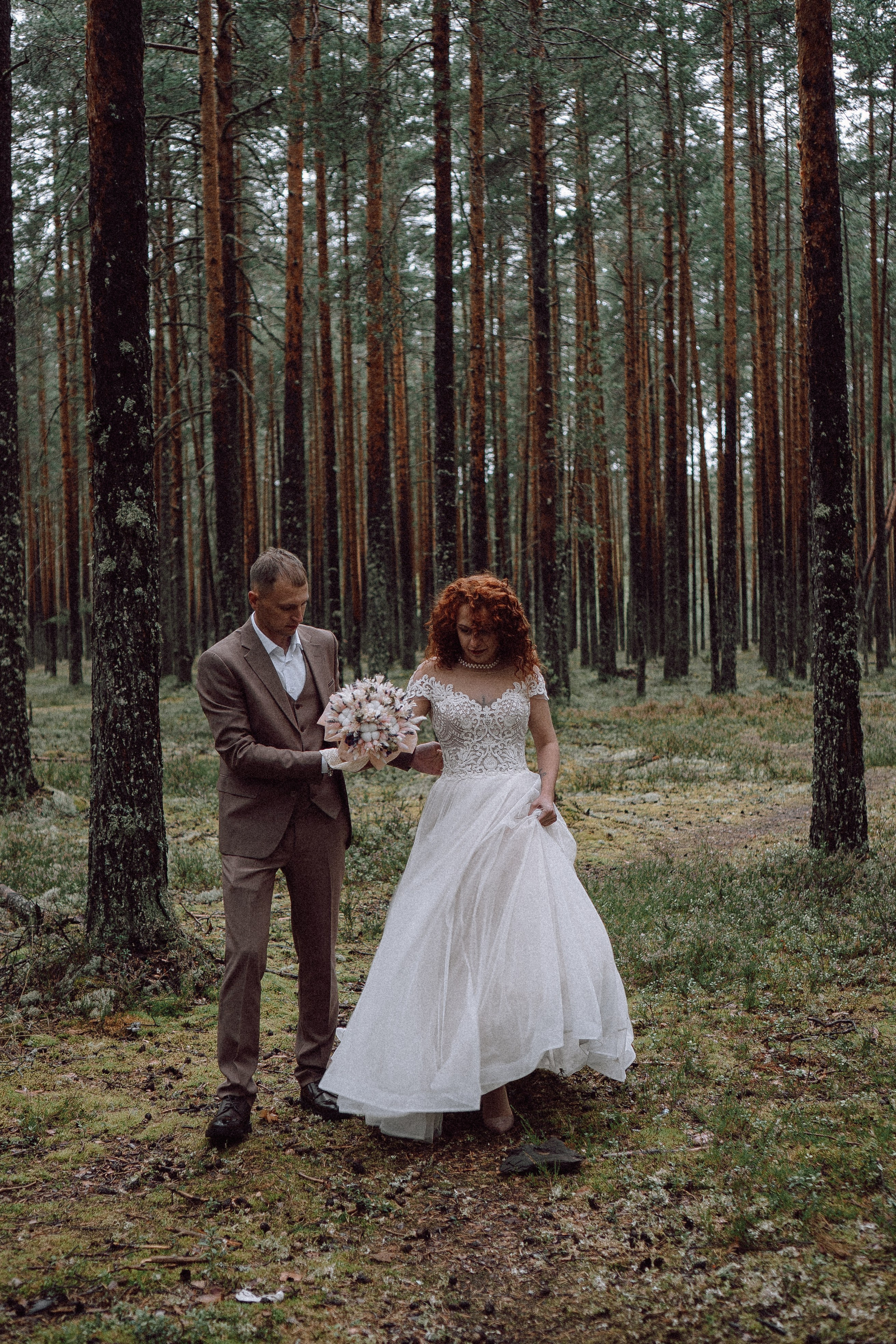 СВАДЕБНАЯ ФОТОСЕССИИЯ ПАРЫ В ГОРОДЕ ПРИОЗЕРСК В СОСНОВОМ ЛЕСУ И С ПИКАПОМ. Профессиональный фотограф, Санкт-Петербург — Виктория Богомолова