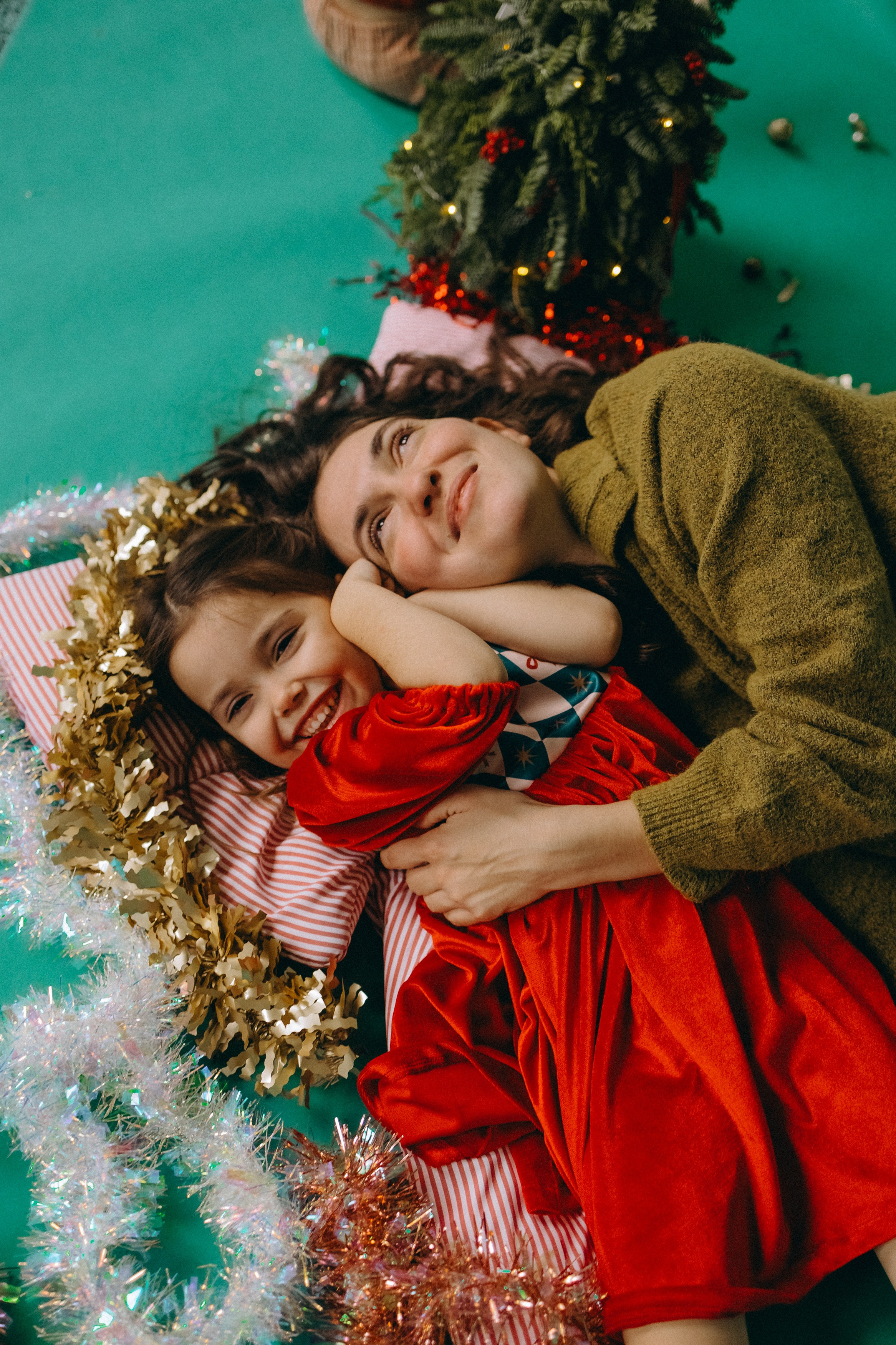 Женя, Мия, Нина. Главная