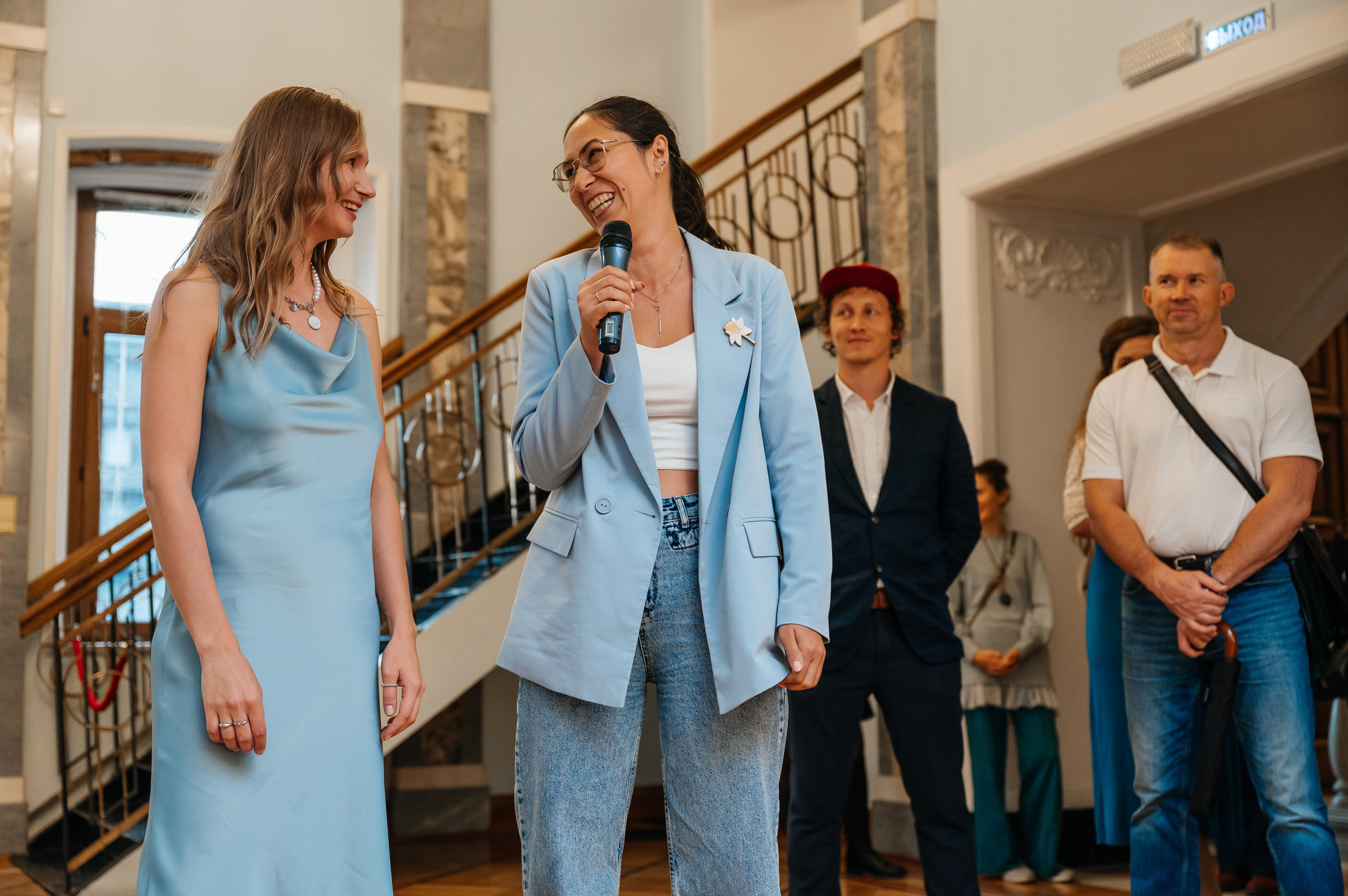 Открытие выставки Кати Васильевой в Молодежном театре. Wedding and family photographer USA