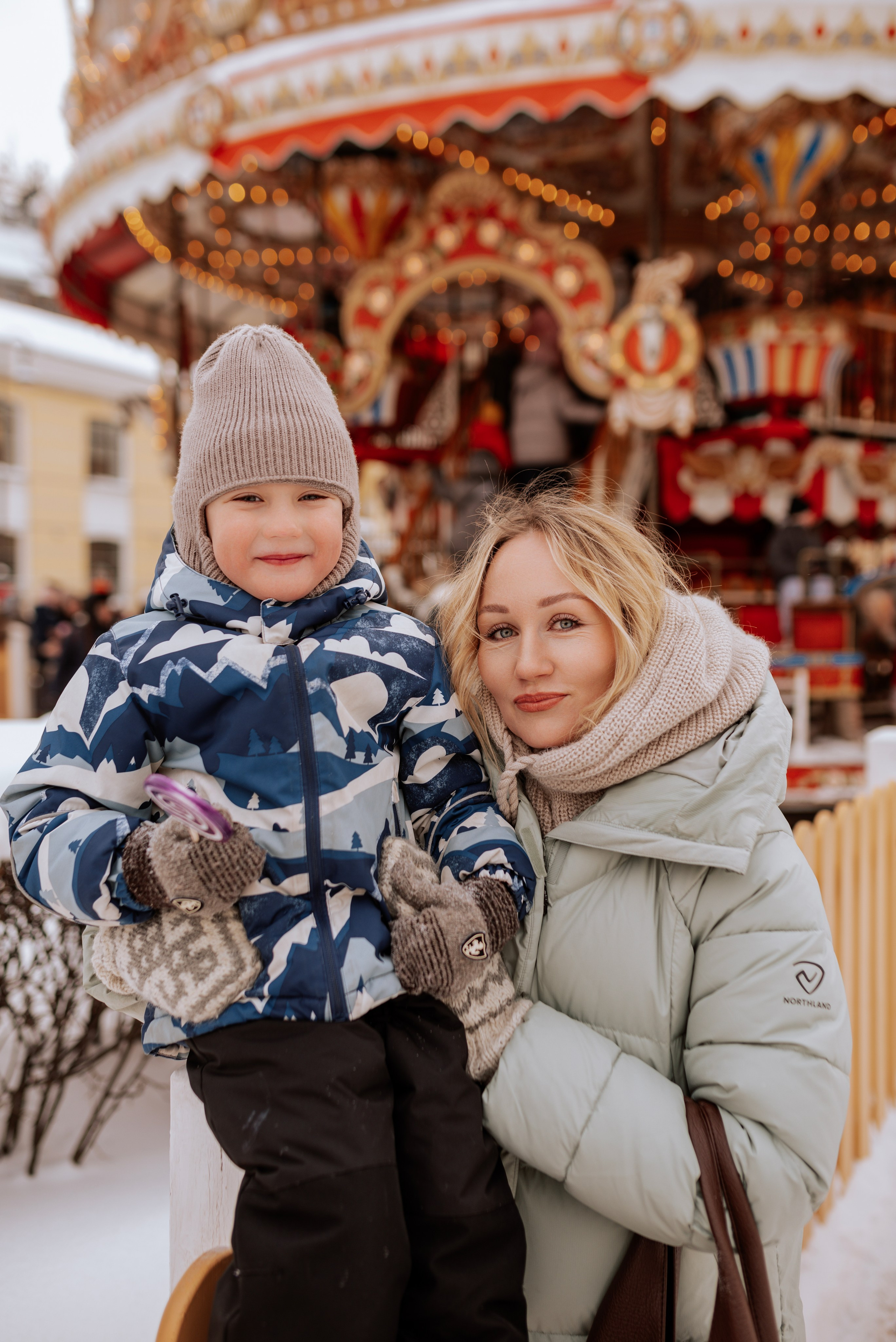 Семейная, Манежная площадь