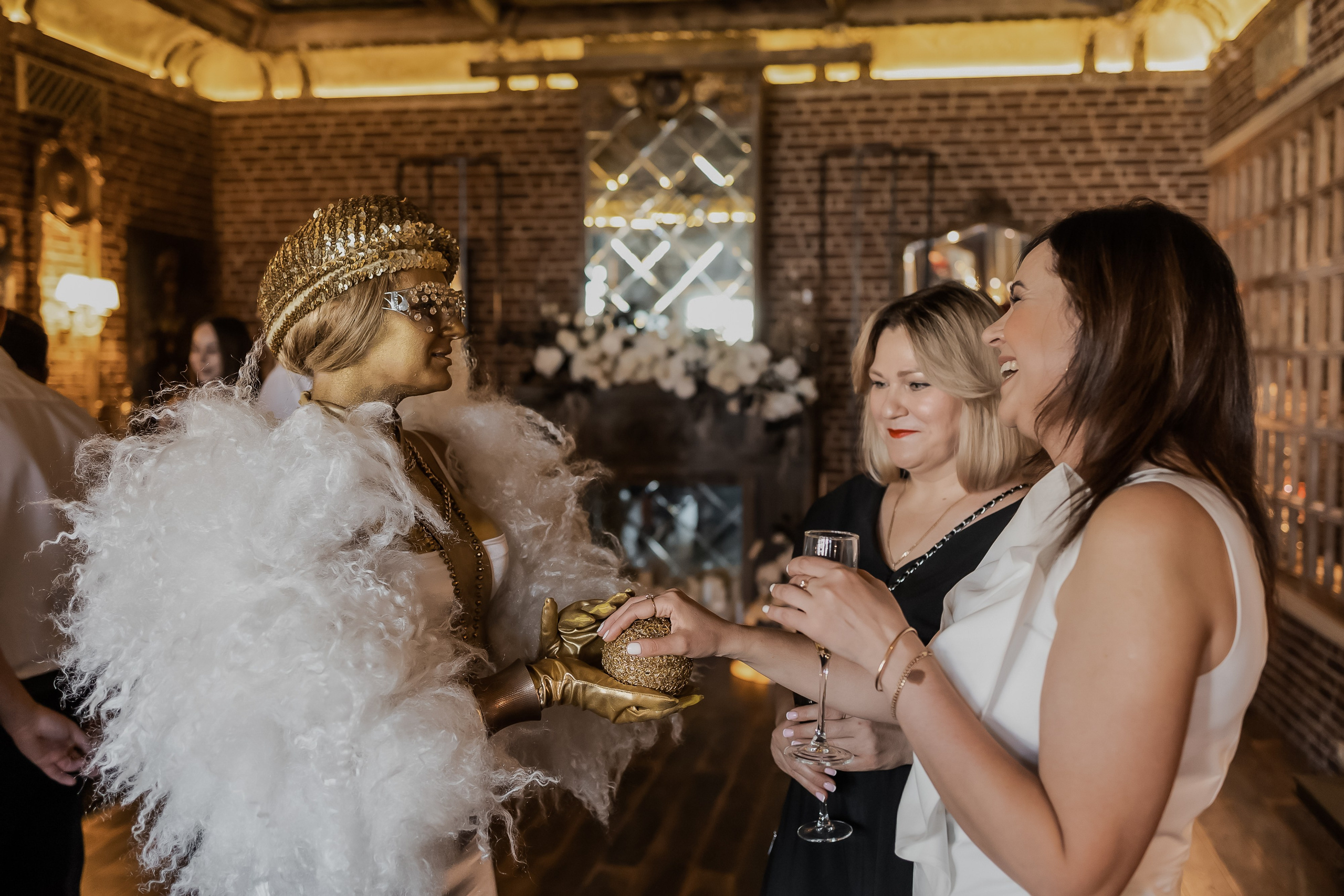 Mikhail & Elizabeth. Фотограф свадебный, репортажный, индивидуальный, фото для маркетплейсов, брендов, автосалонов