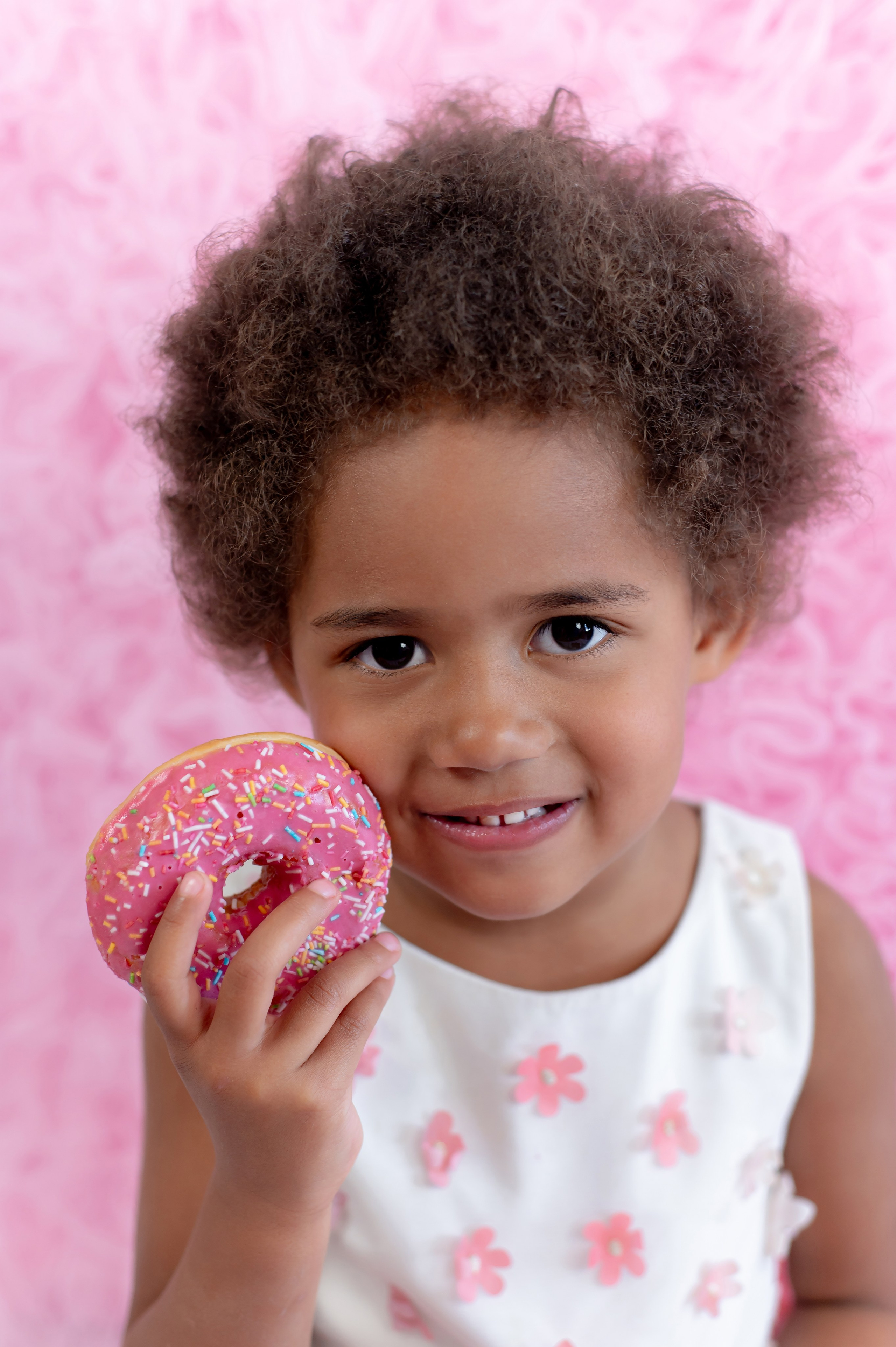 Афея. Детский и семейный фотограф Эльмира Веселова. Детская фотостудия Мира. Фотосессия на годик